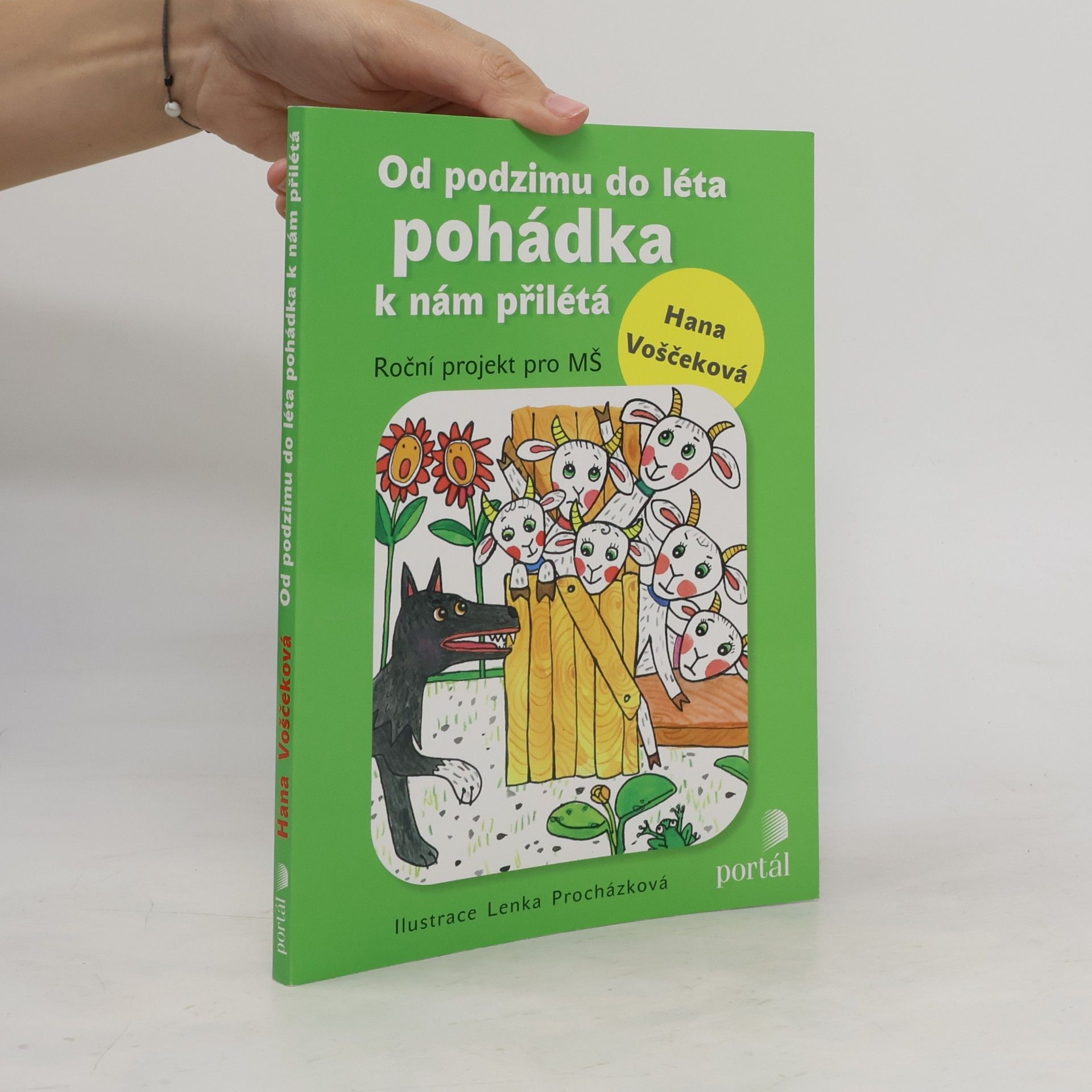 Hana Voščeková Od podzimu do léta pohádka k nám přilétá