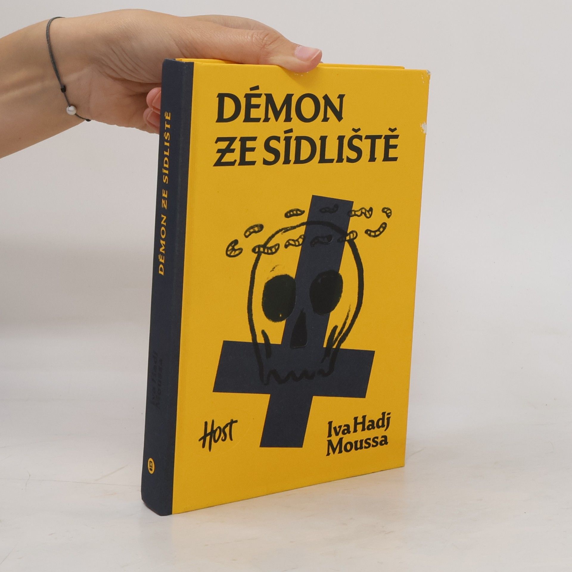 Iva Hadj Moussa Démon ze sídliště