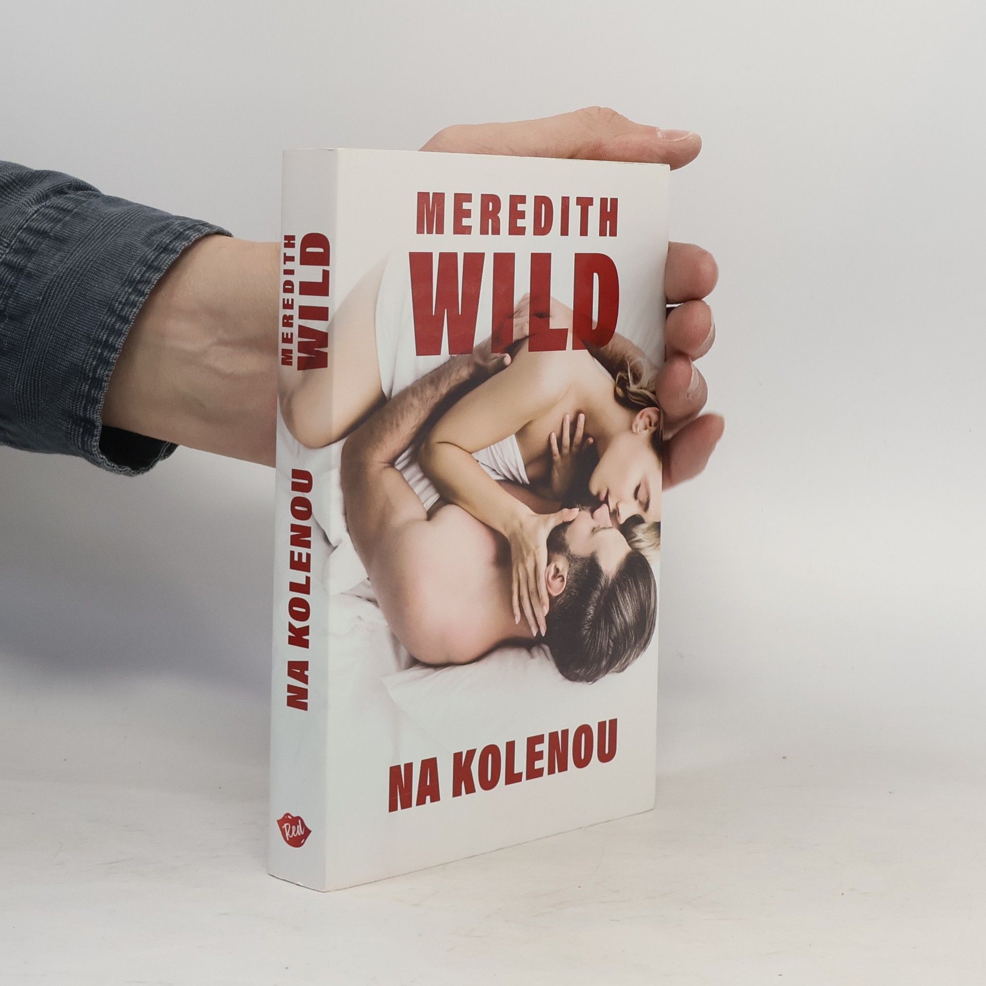 Meredith Wild Na kolenou