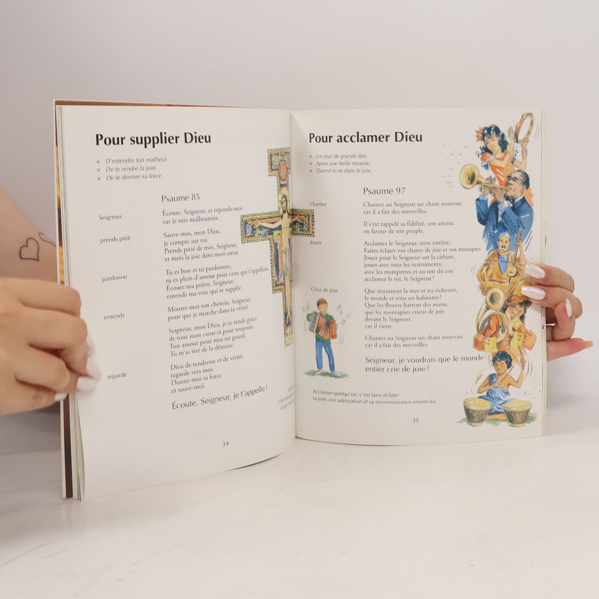 CENTRE NATIONAL DE L'ENSEIGNEMENT RELIGIEUX Le livre de prière des 8-12 ans