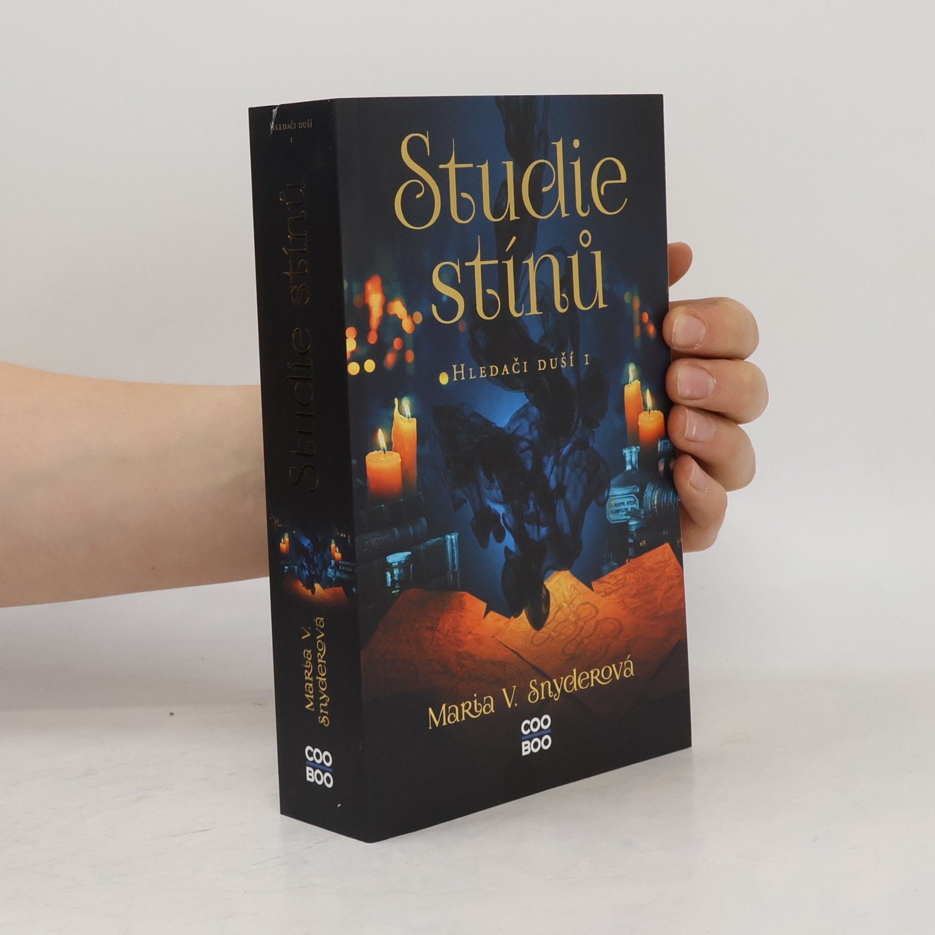 Maria V. Snyder Studie stínů. Hledači duší I.