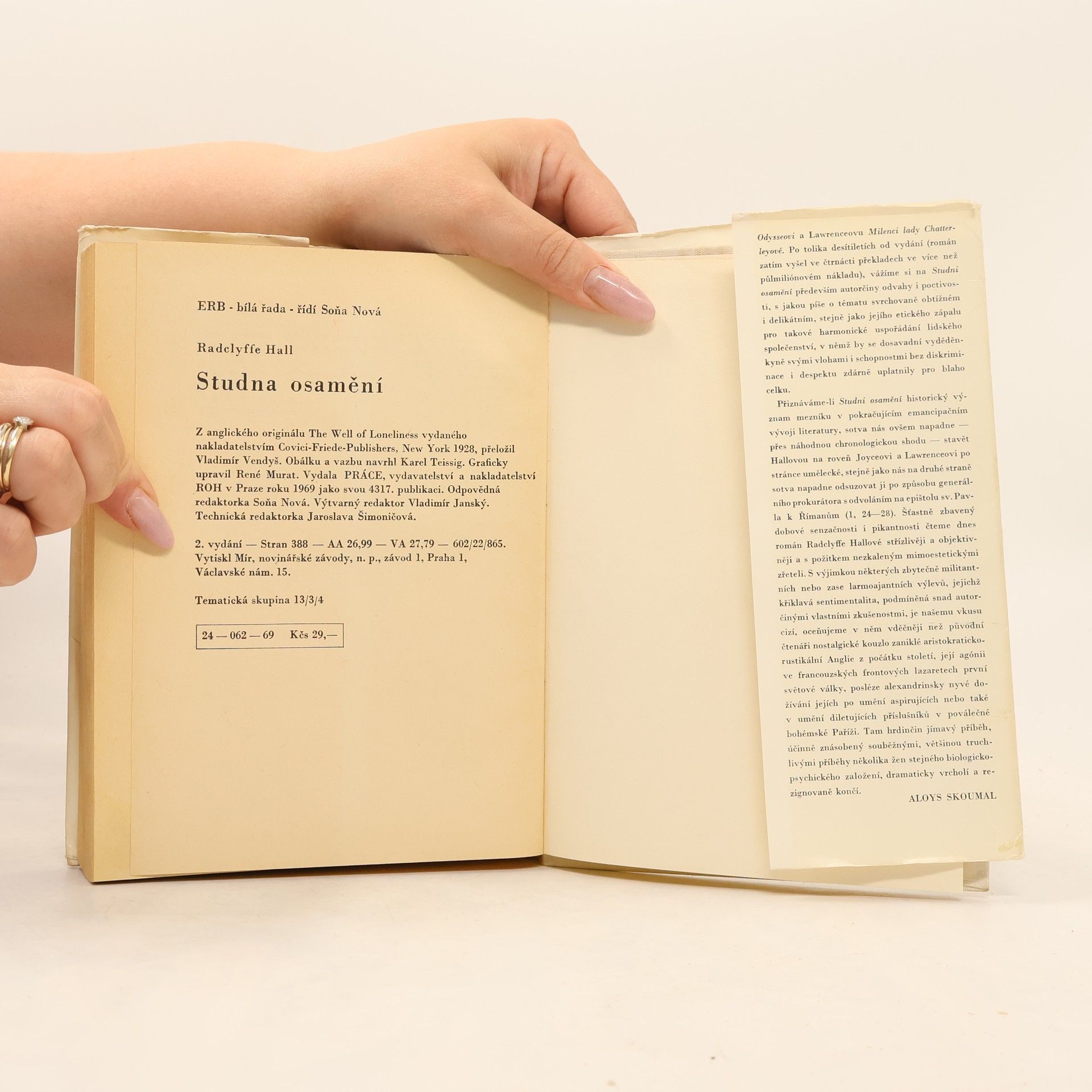 Radclyffe Hall Studna osamění