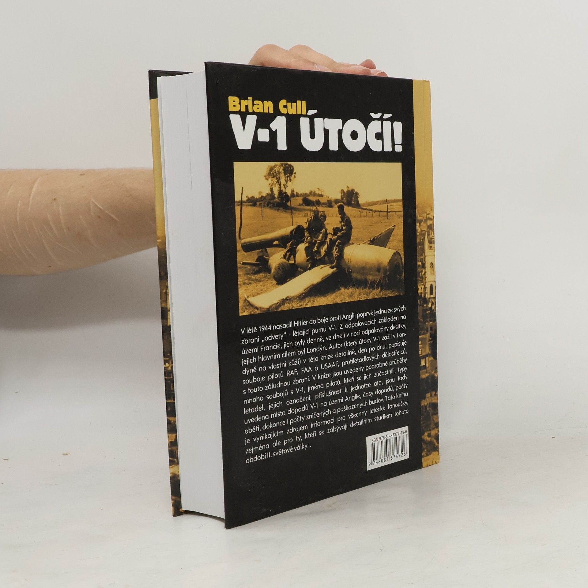 Brian Cull V-1 útočí!