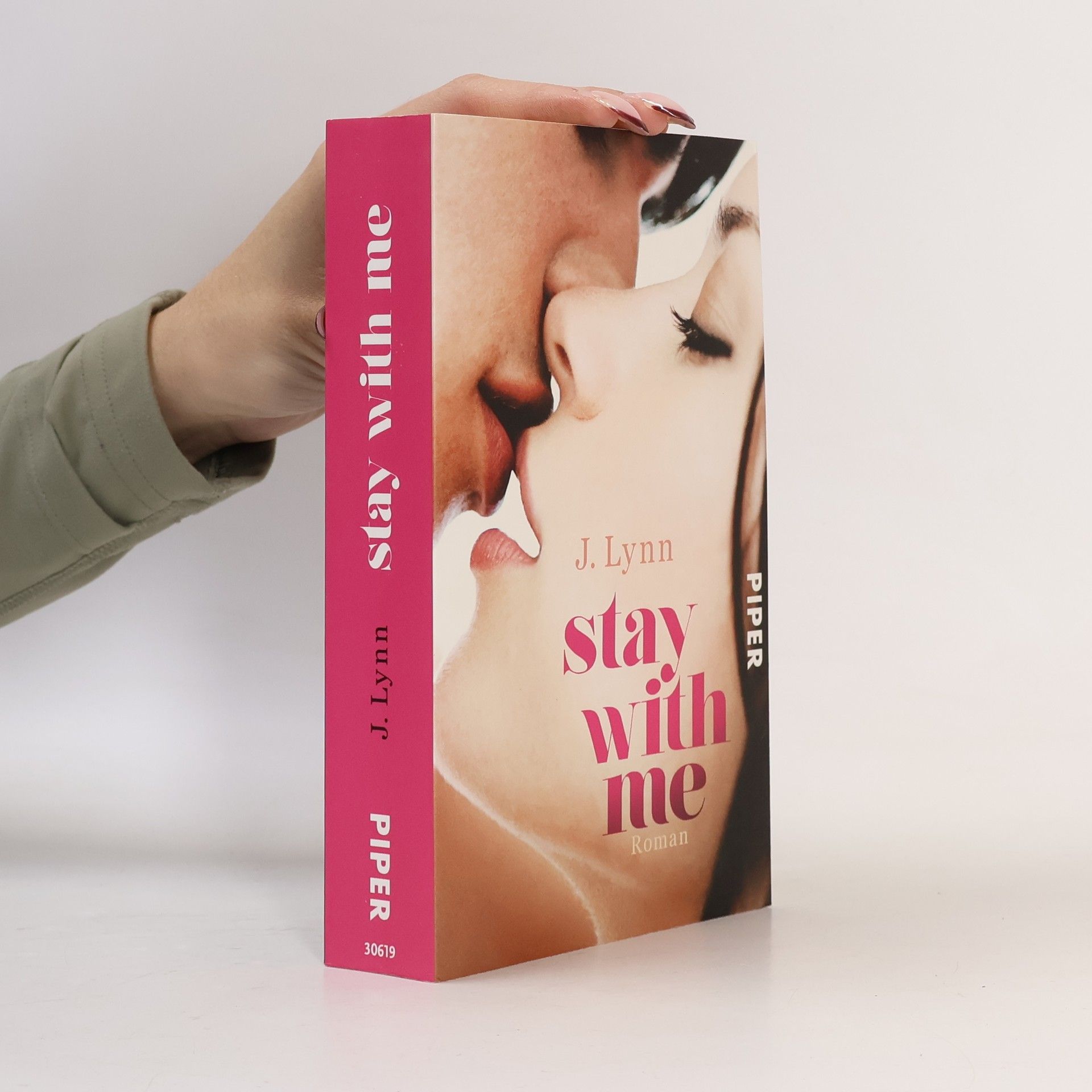 Jennifer Armentrout Stay with me
