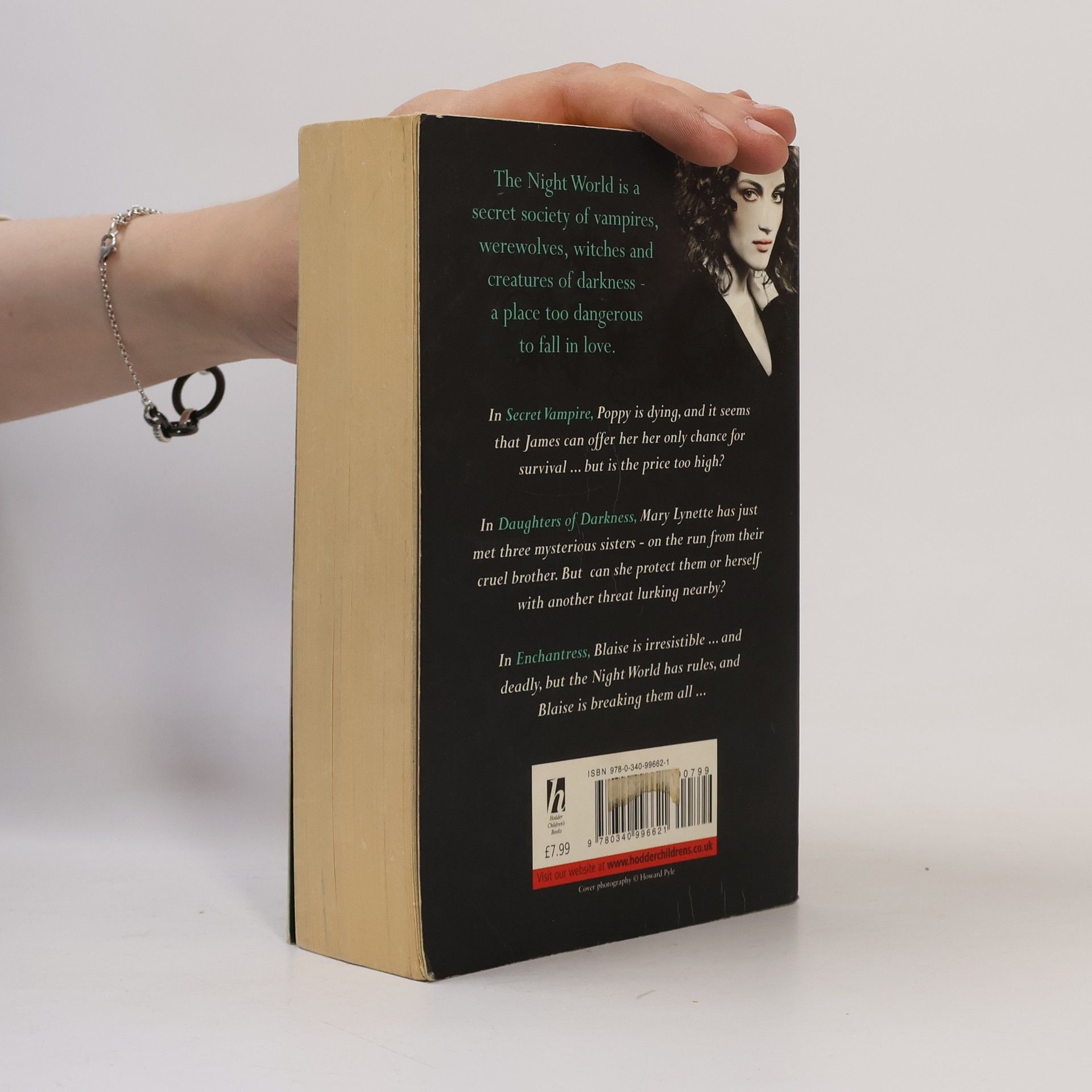 Lisa J. Smith Night world 1: Secret vampire Daughters of darkness Enchantress