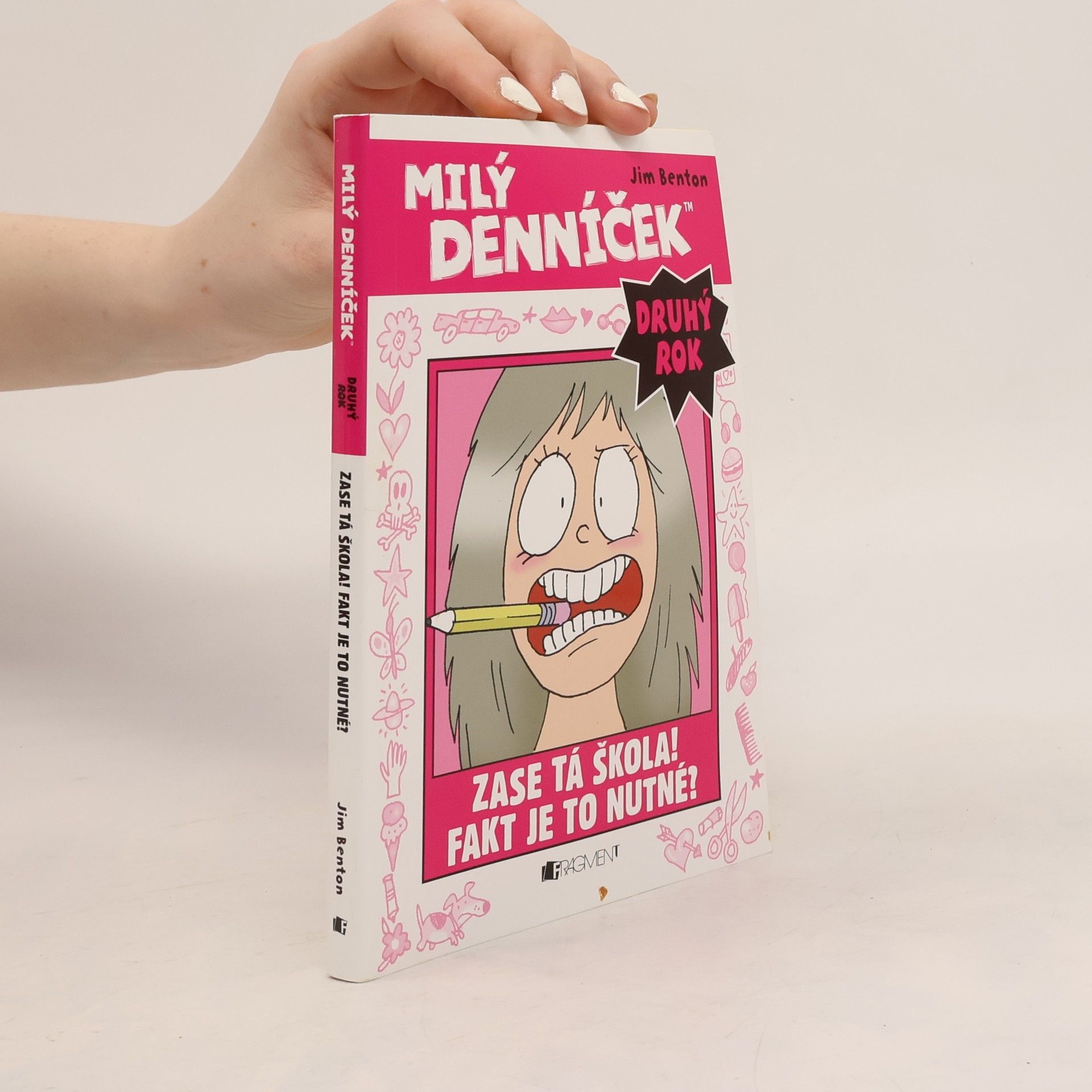 Milý denníček. Druhý rok. Zase tá škola! Fakt je to nutné?