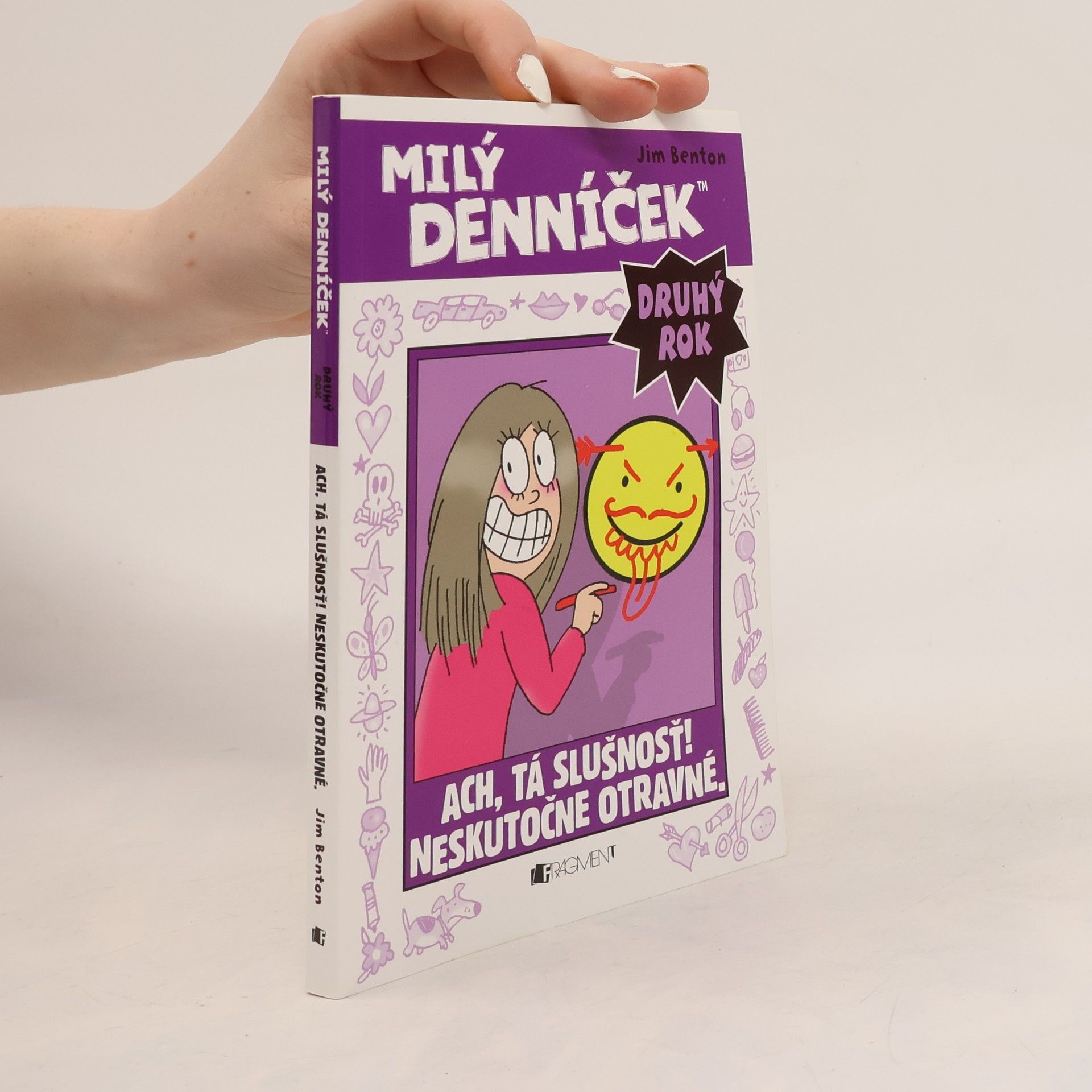 Milý denníček. Druhý rok. Ach, tá slušnosť! Neskutočne otravné.