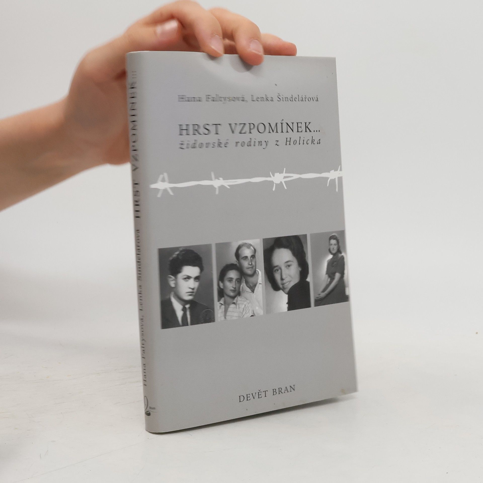 Hana Faltysová Hrst vzpomínek... židovské rodiny z Holicka