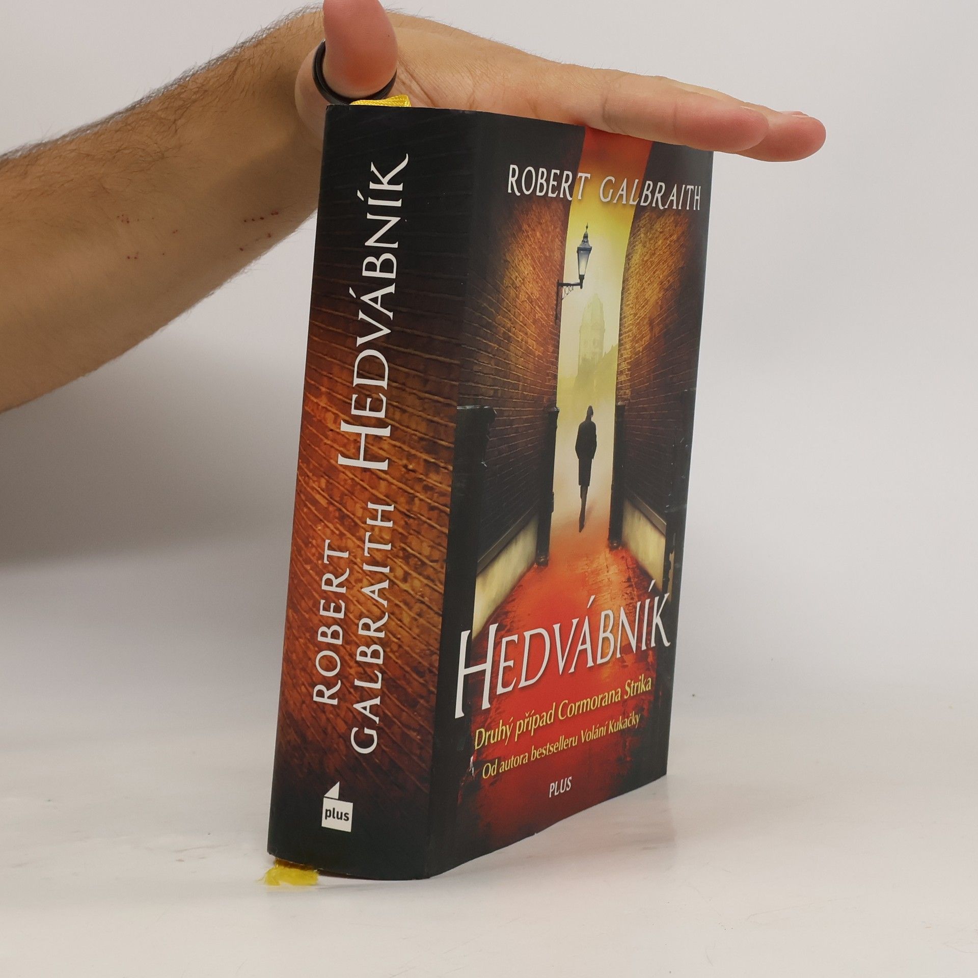 J. K. Rowling Hedvábník