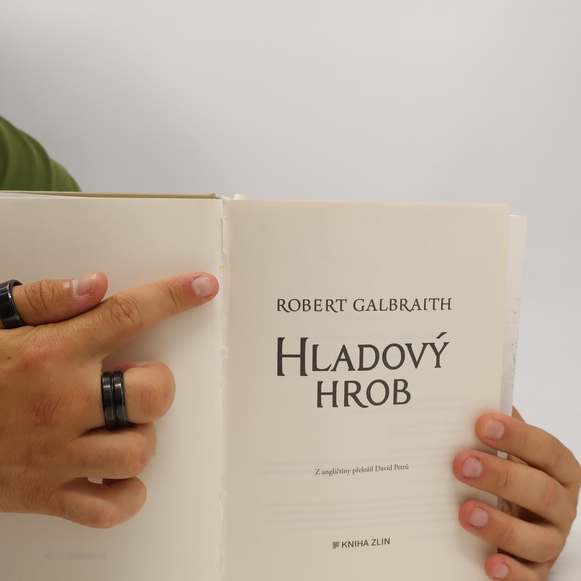 J. K. Rowling Hladový hrob
