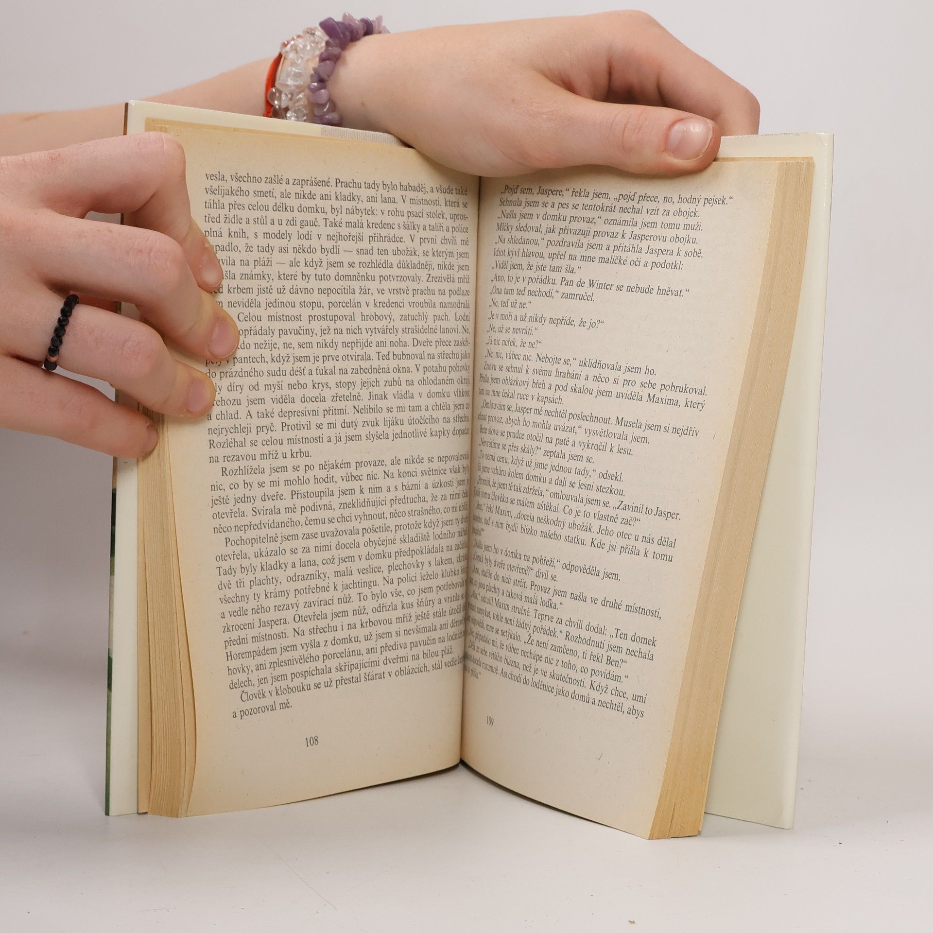 Daphne du Maurier Mrtvá a živá