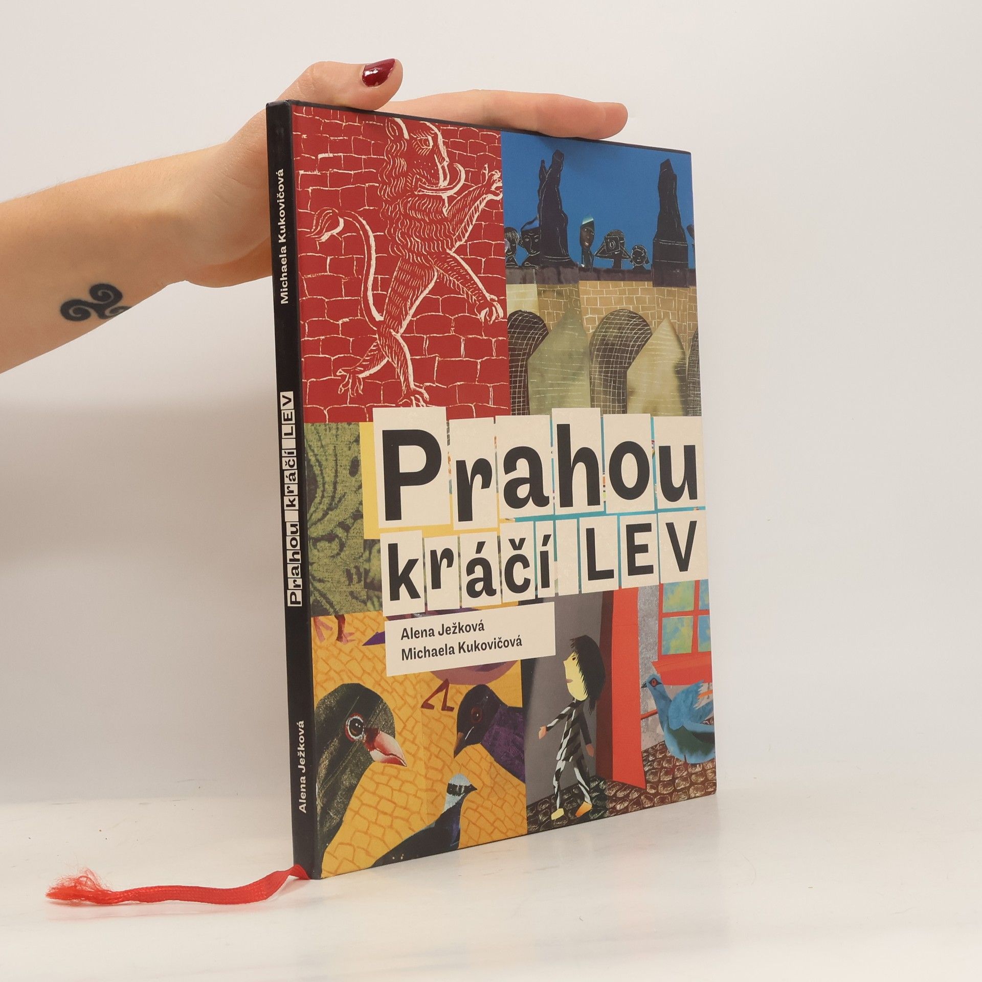 Michaela Kukovičová Prahou kráčí lev
