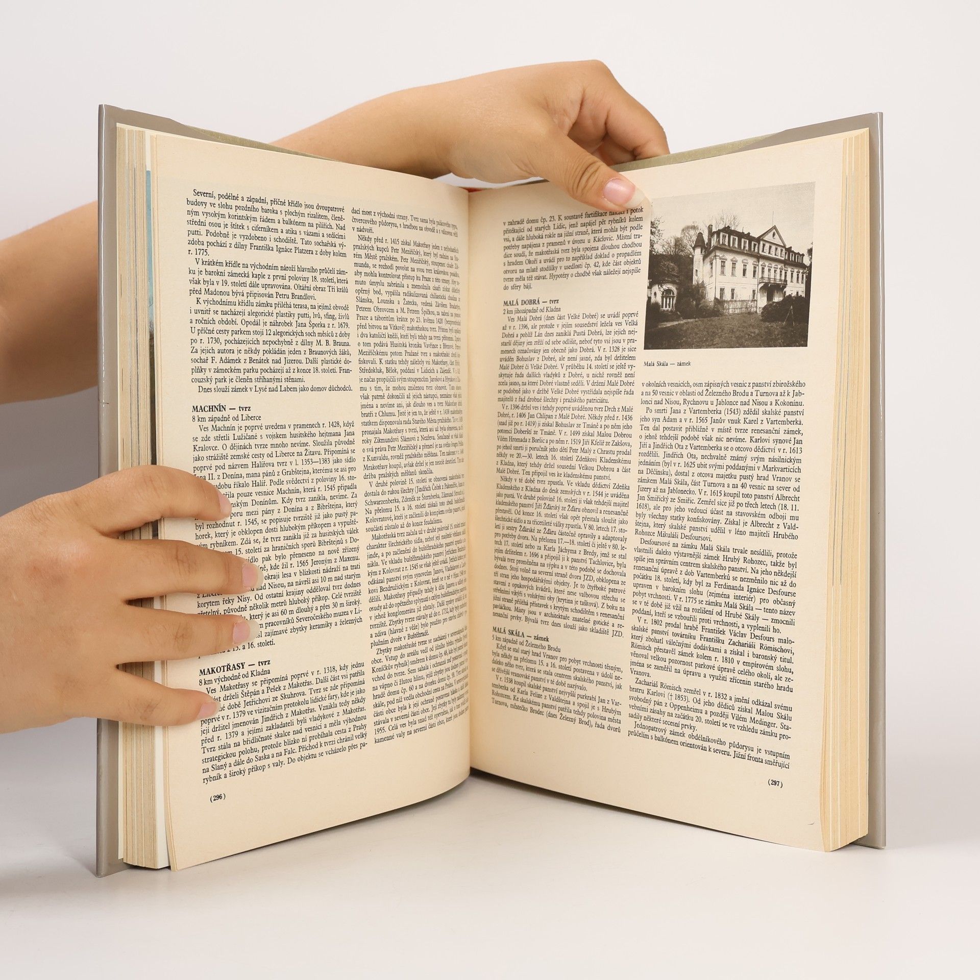 Various authors Hrady, zámky a tvrze v Čechách, na Moravě a ve Slezsku III. Severní Čechy