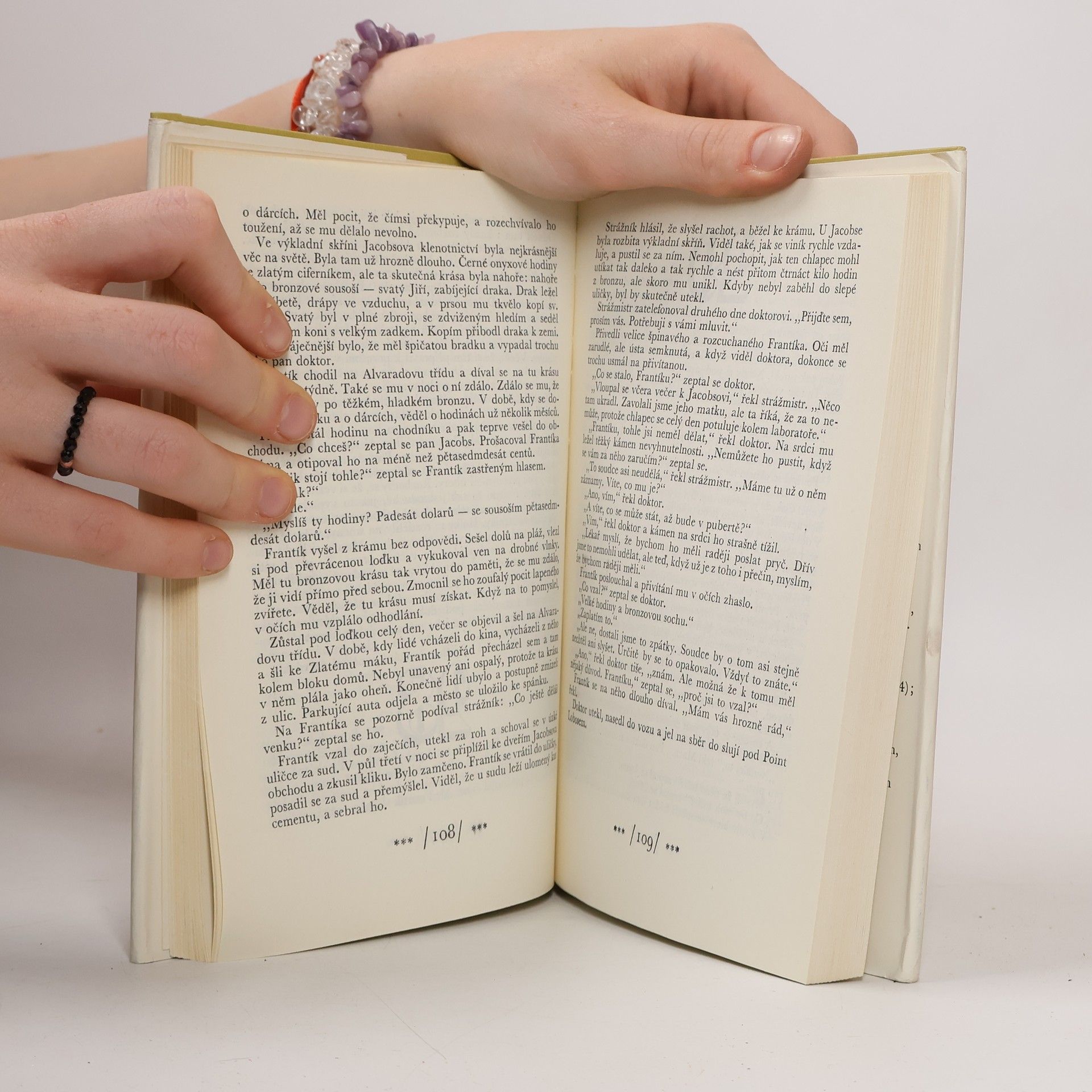 John Steinbeck Na plechárně. Sladký čtvrtek