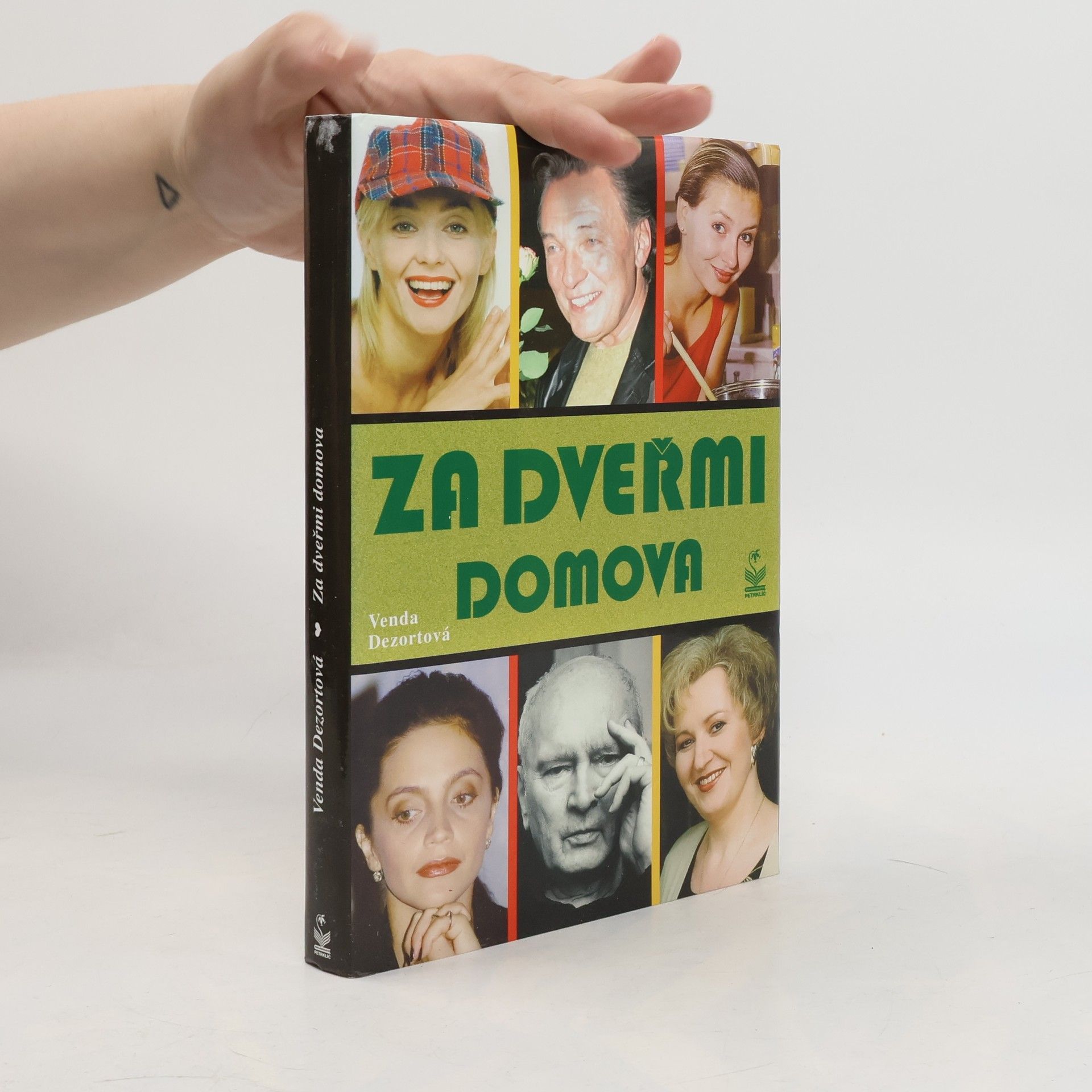 Věnceslava Dezortová Za dveřmi domova
