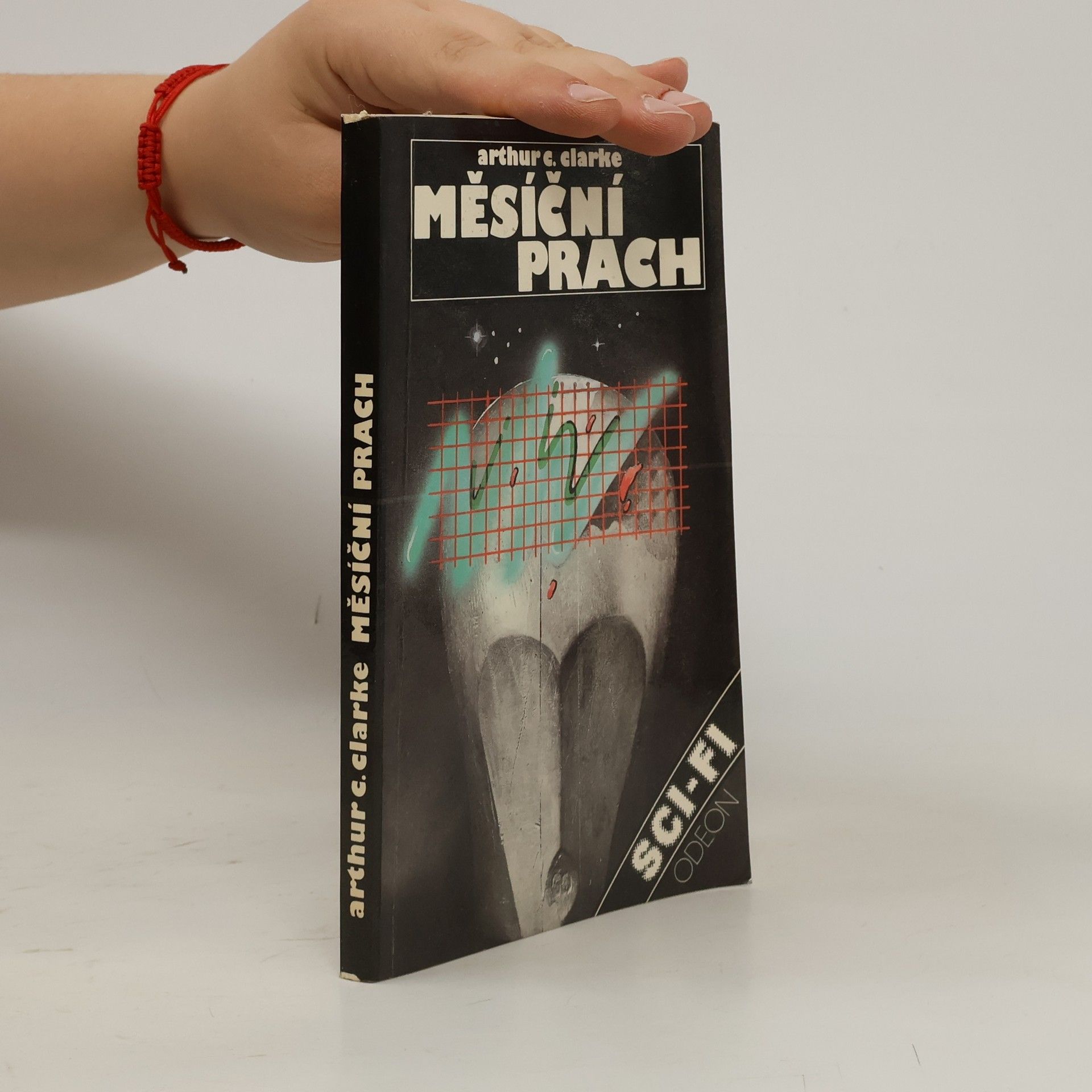 Arthur C. Clarke Měsíční prach