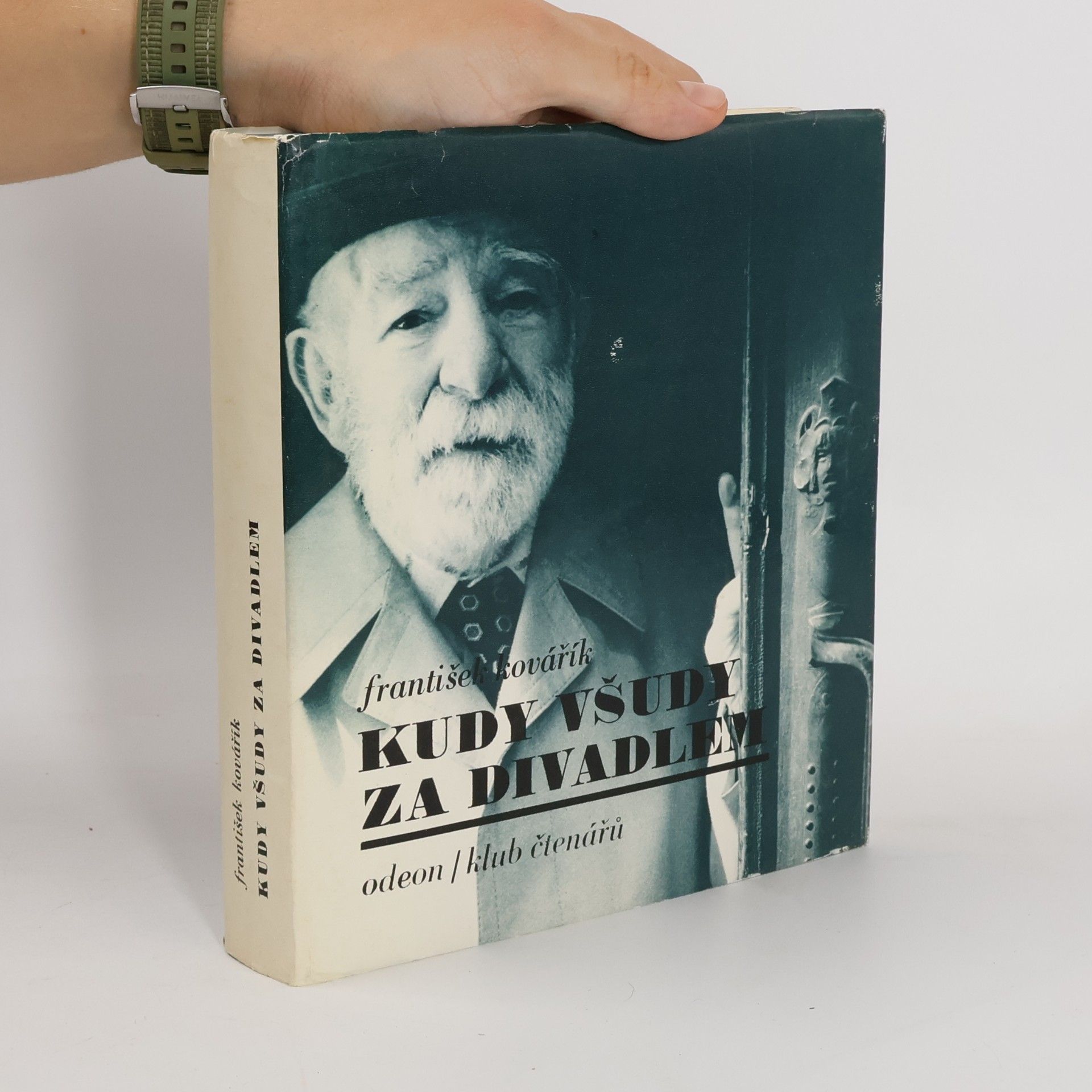 Kudy všudy za divadlem