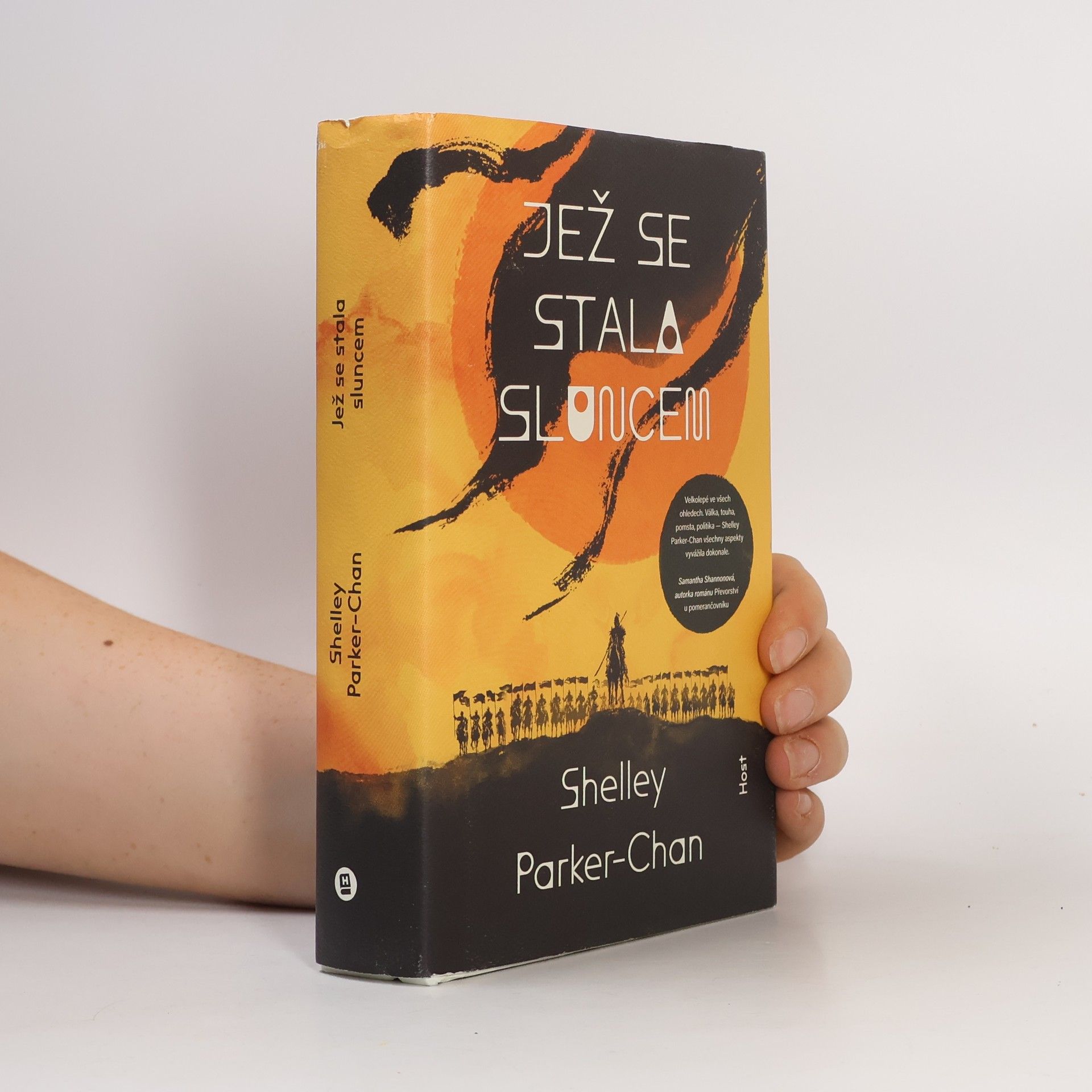 Shelley Parker Chan Jež se stala sluncem
