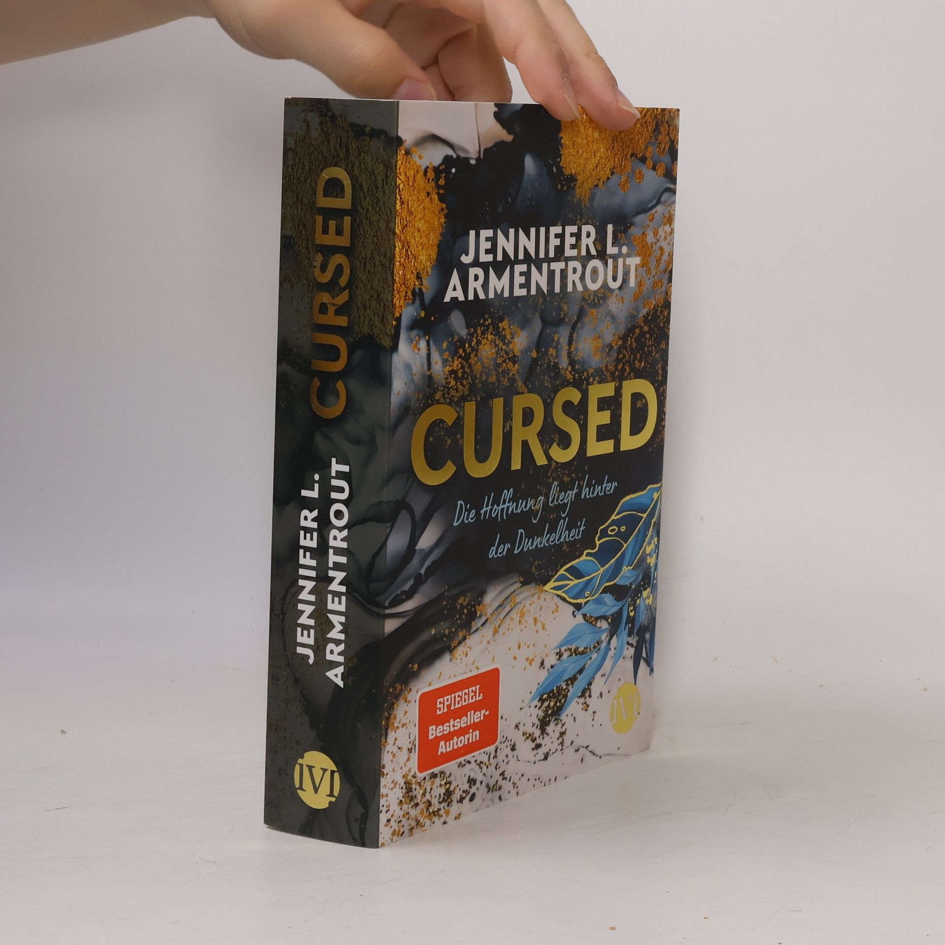 Jennifer L. Armentrout Cursed. Die Hoffnung liegt hinter der Dunkelheit
