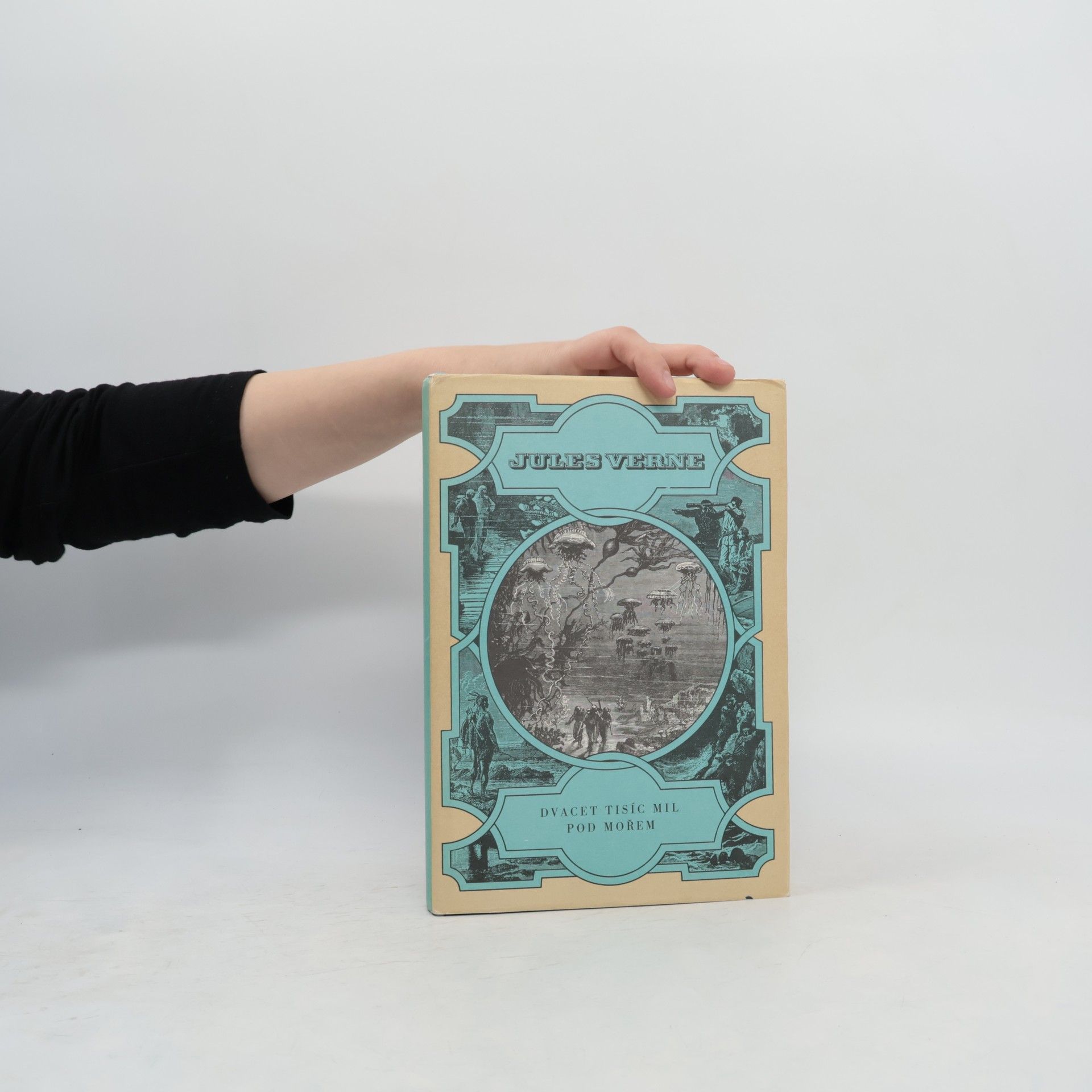 Jules Verne Dvacet tisíc mil pod mořem