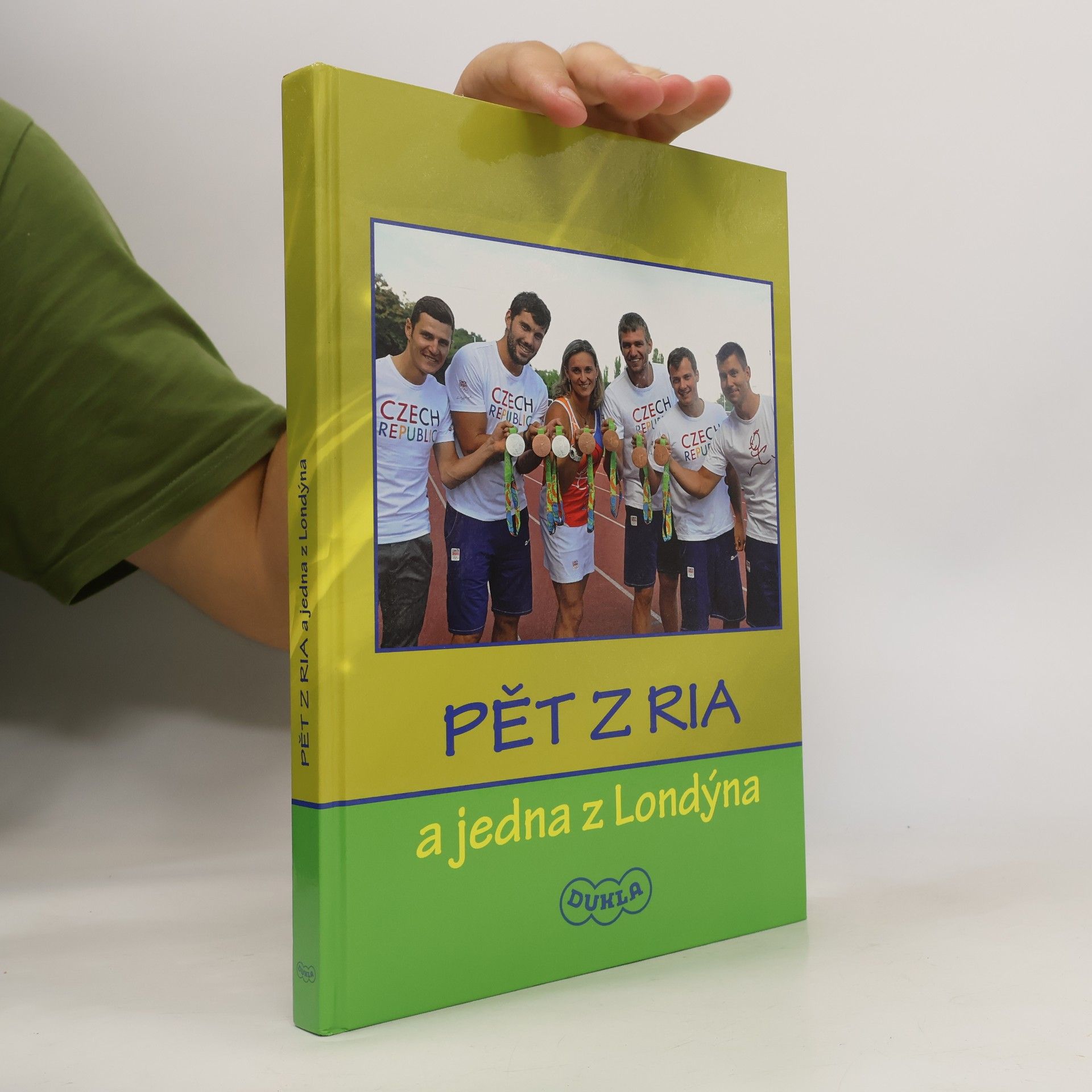Autorenkollektiv Pět z Ria a jedna z Londýna