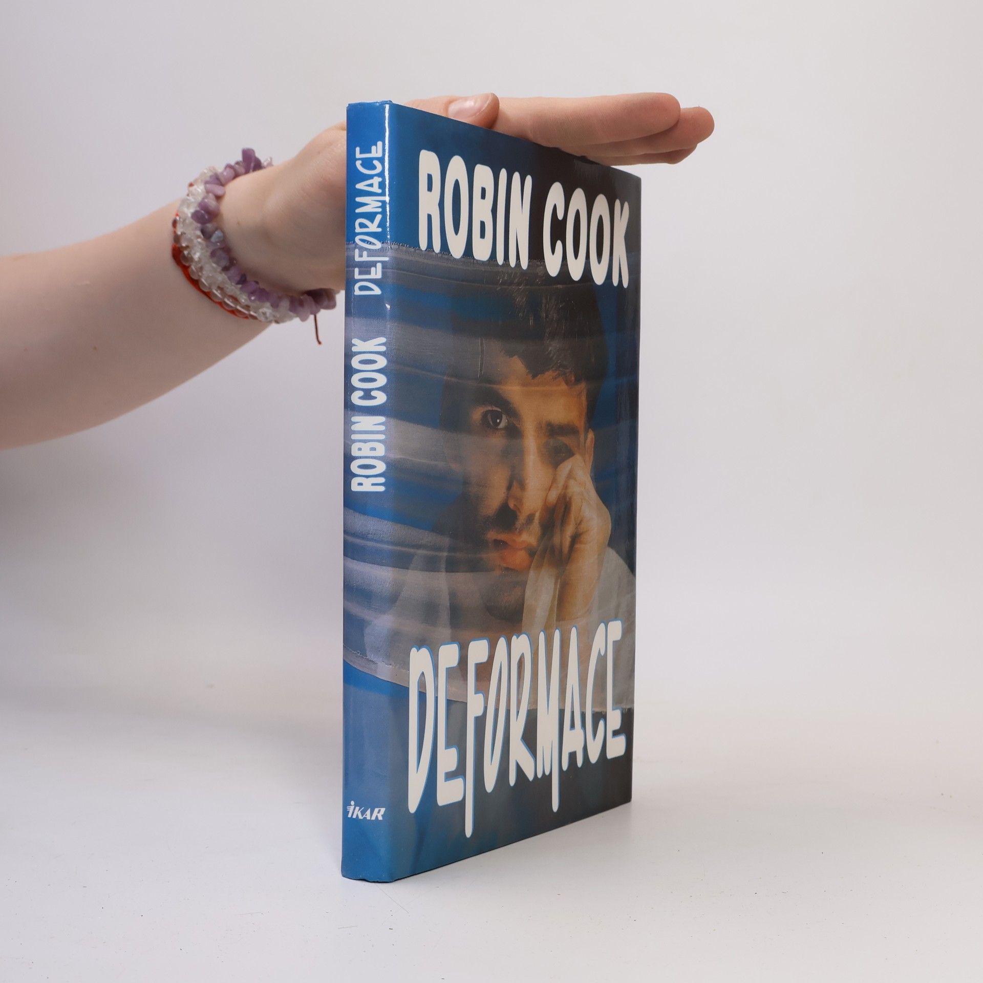 Robin Cook Deformace