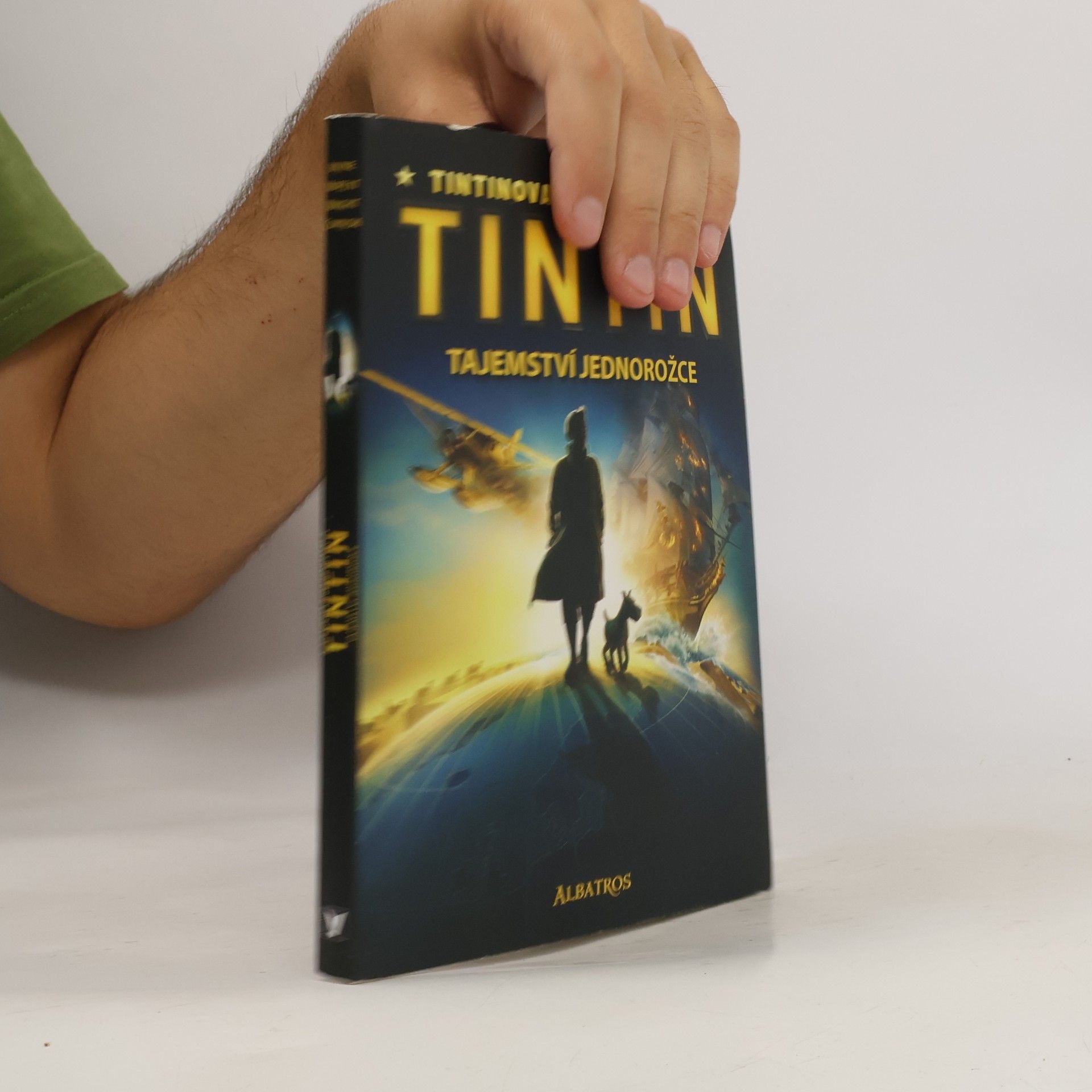 Alexander C. Irvine Tintin. Tajemství jednorožce