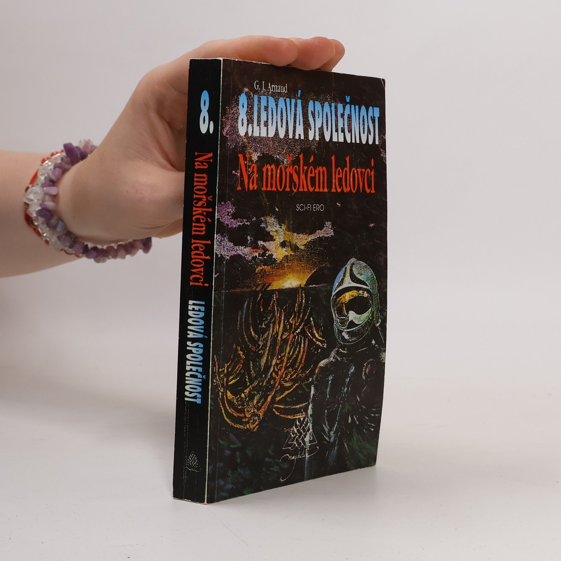 Hana Večerková Ledová společnost. 8, Na mořském ledovci