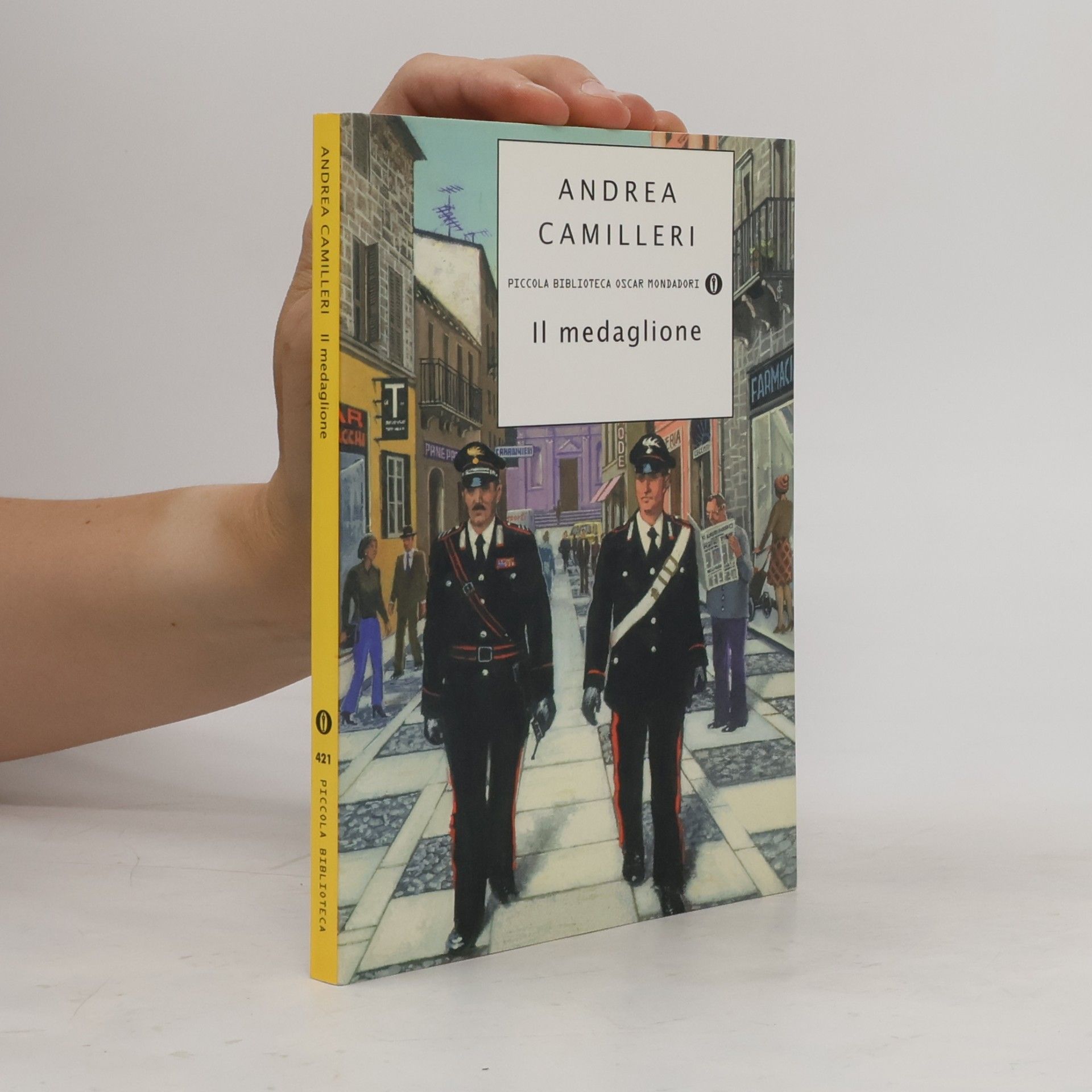 Andrea Camilleri Piccola biblioteca Oscar - 421: Il medaglione