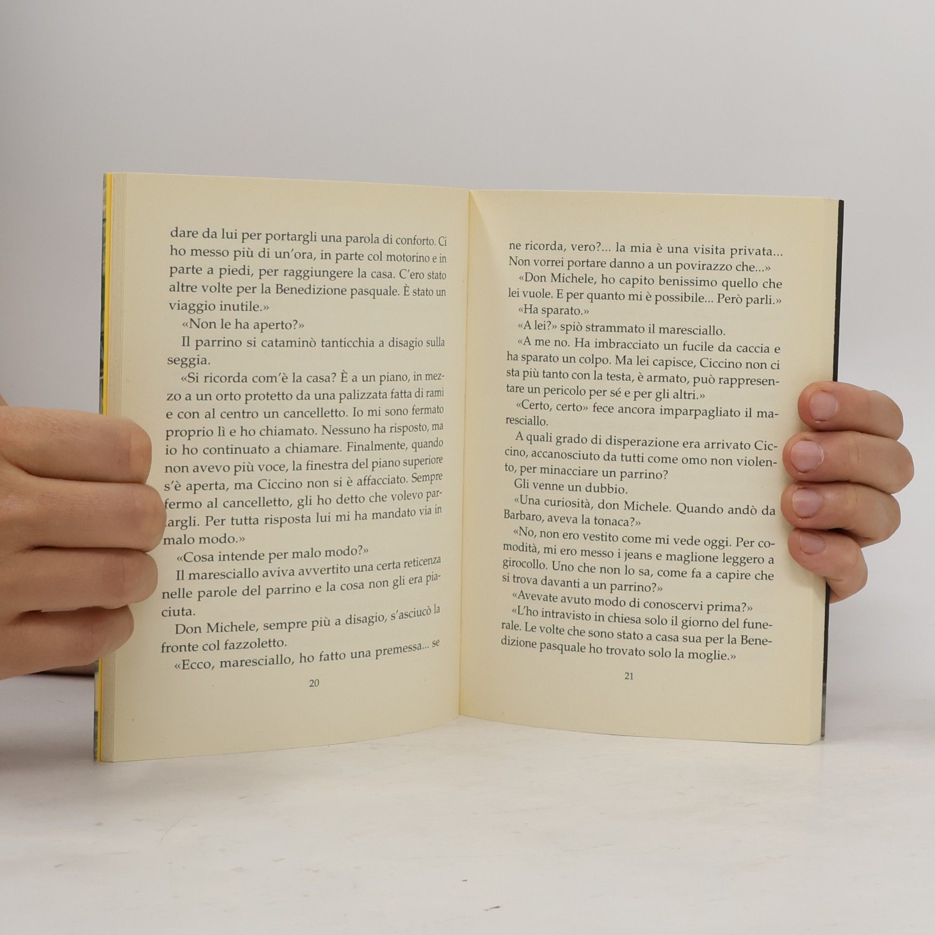 Andrea Camilleri Piccola biblioteca Oscar - 421: Il medaglione