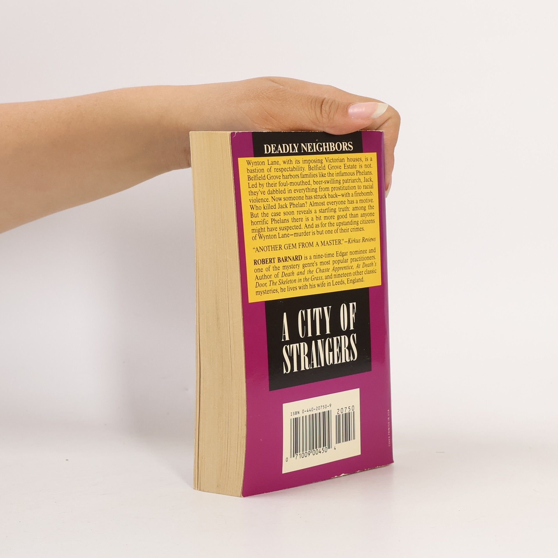 Robert Barnard A City of Strangers