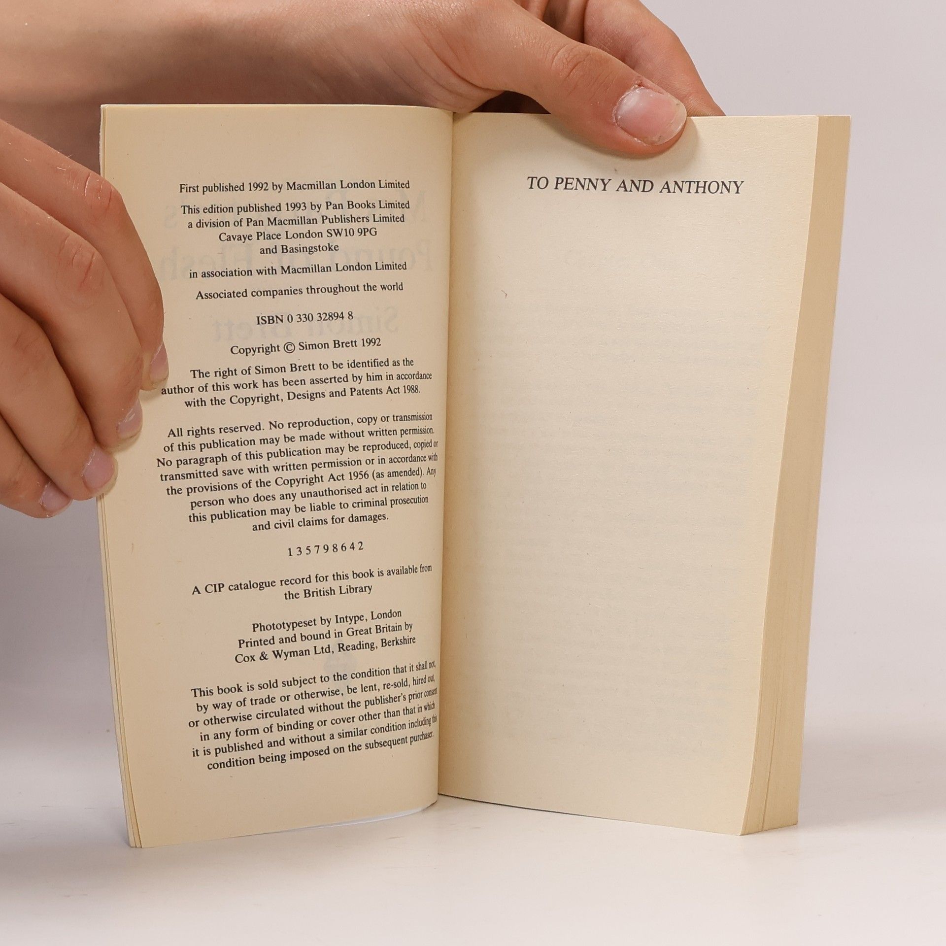 Simon Brett A Mrs Pargeter Mystery: Mrs. Pargeter's Pound of Flesh