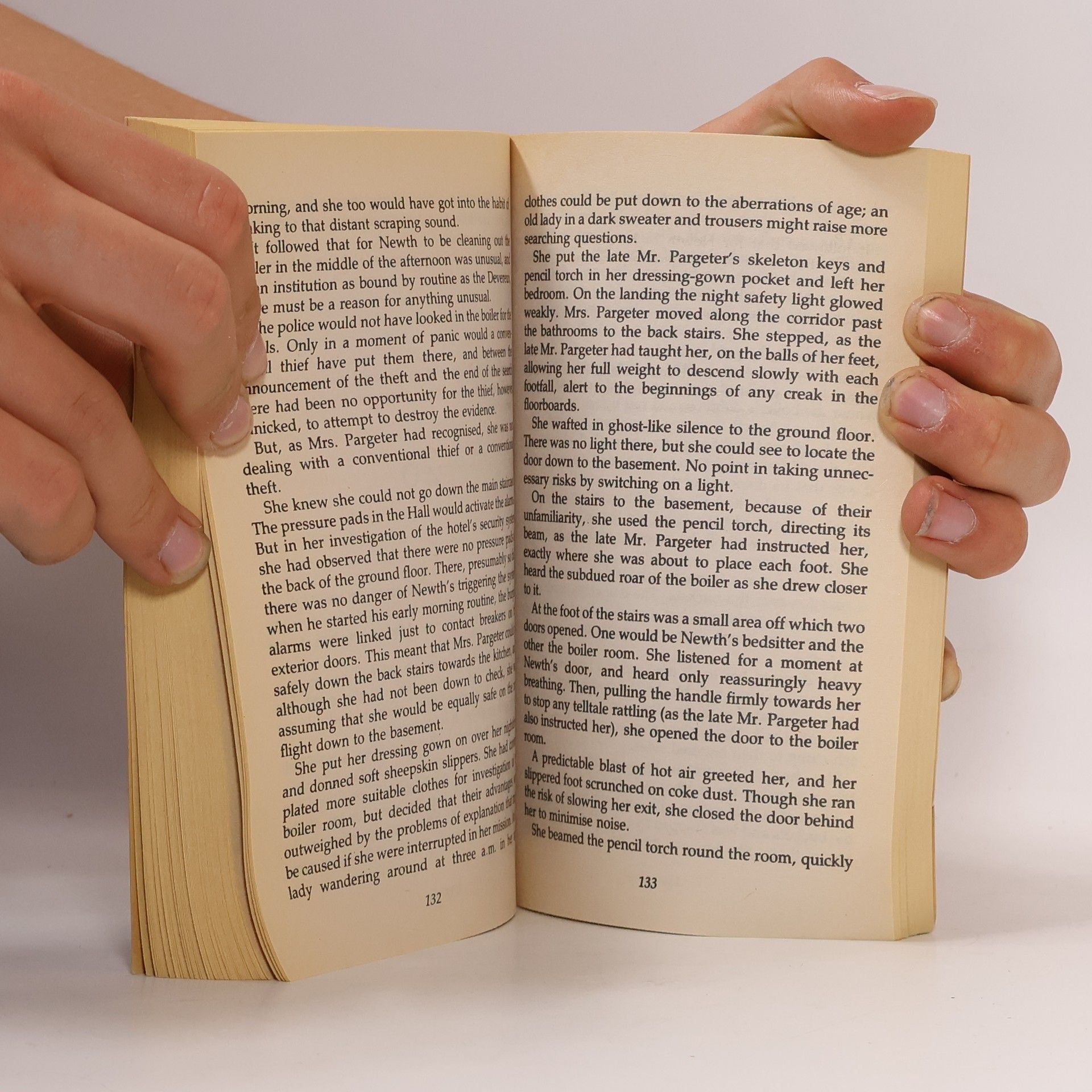 Simon Brett A Mrs. Pargeter Mystery: A Nice Class of Corpse