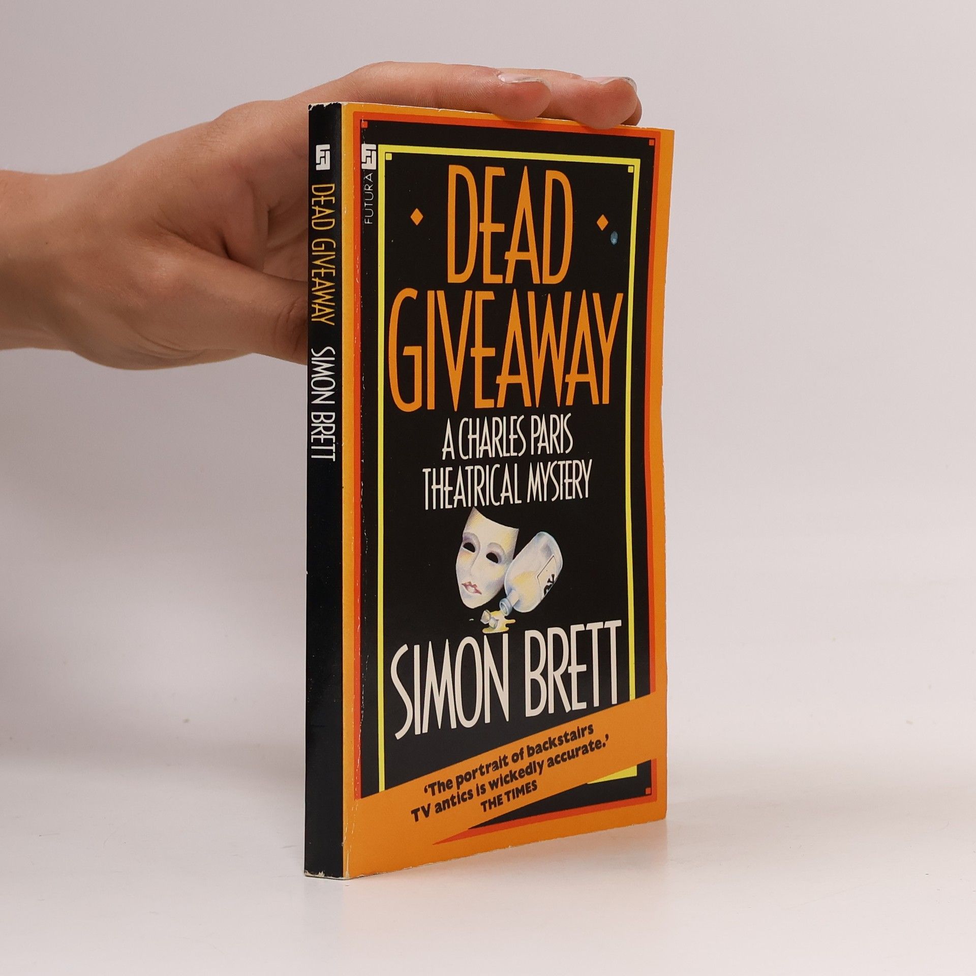 Simon Brett Dead Giveaway