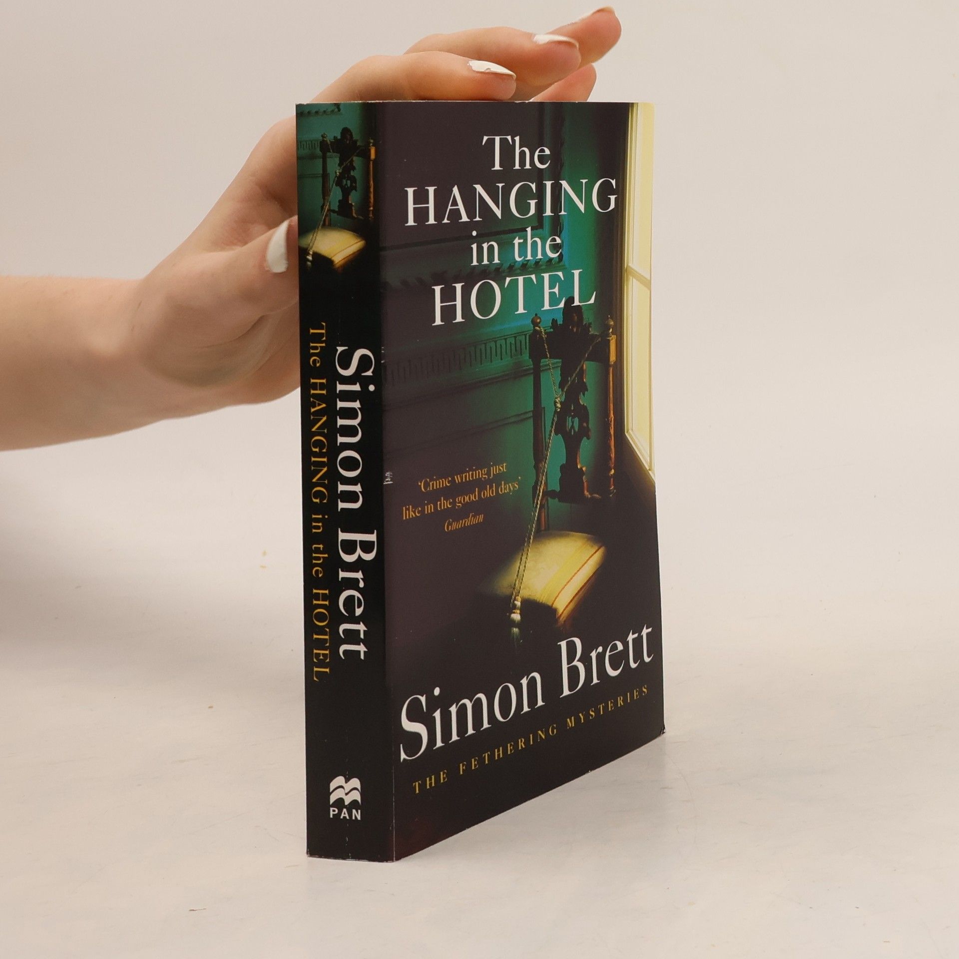 Simon Brett The Hanging in the Hotel