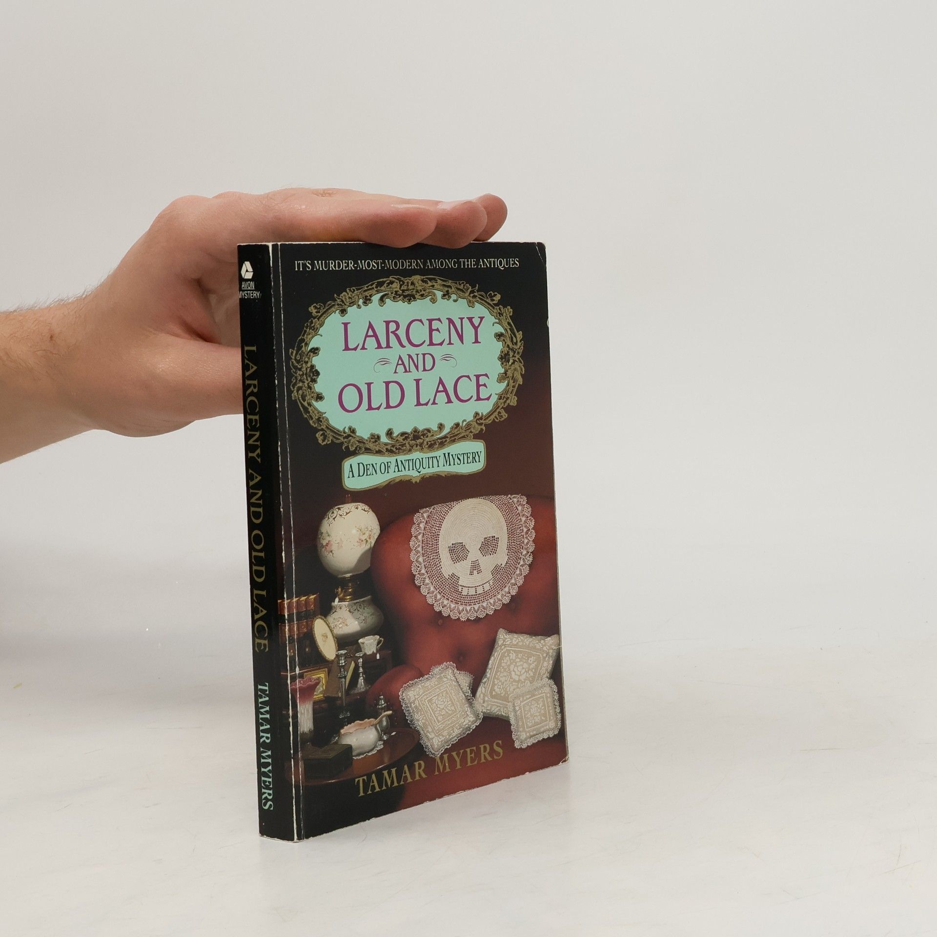 Tamar Myers A Den of Antiquity Mystery - 16: Larceny and Old Lace