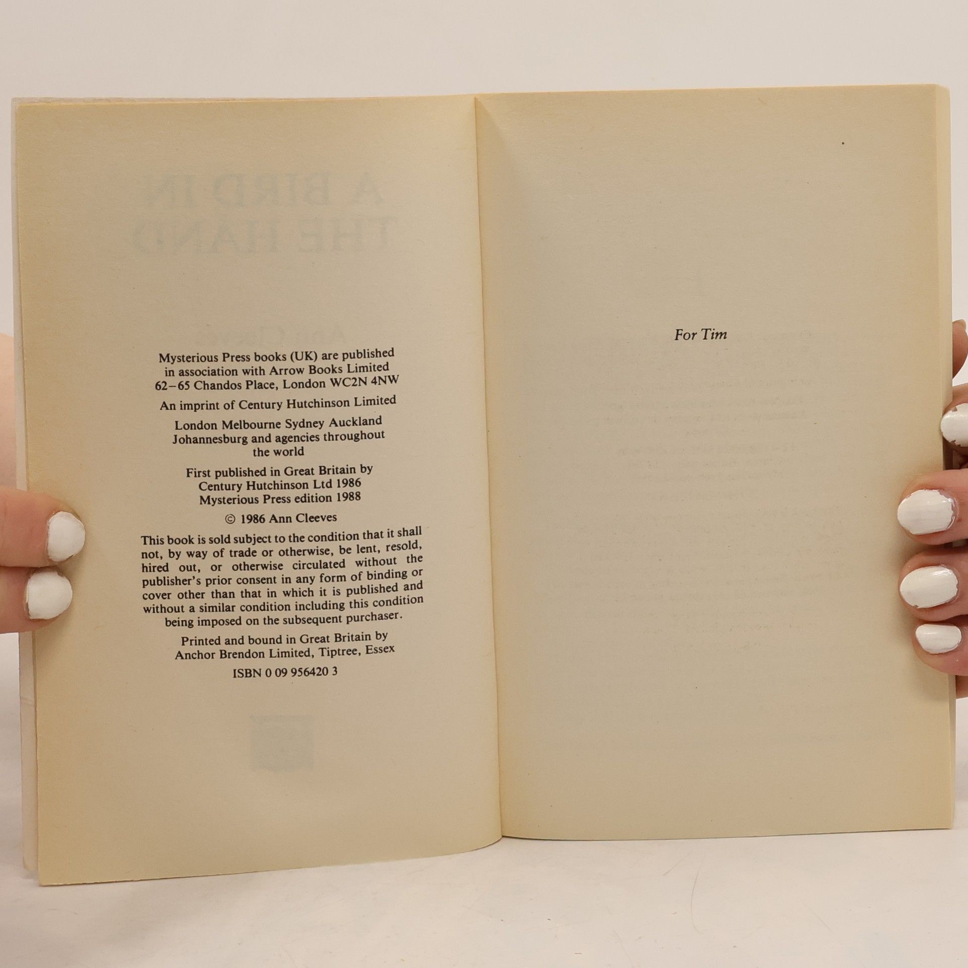 Ann Cleeves A Bird in the Hand