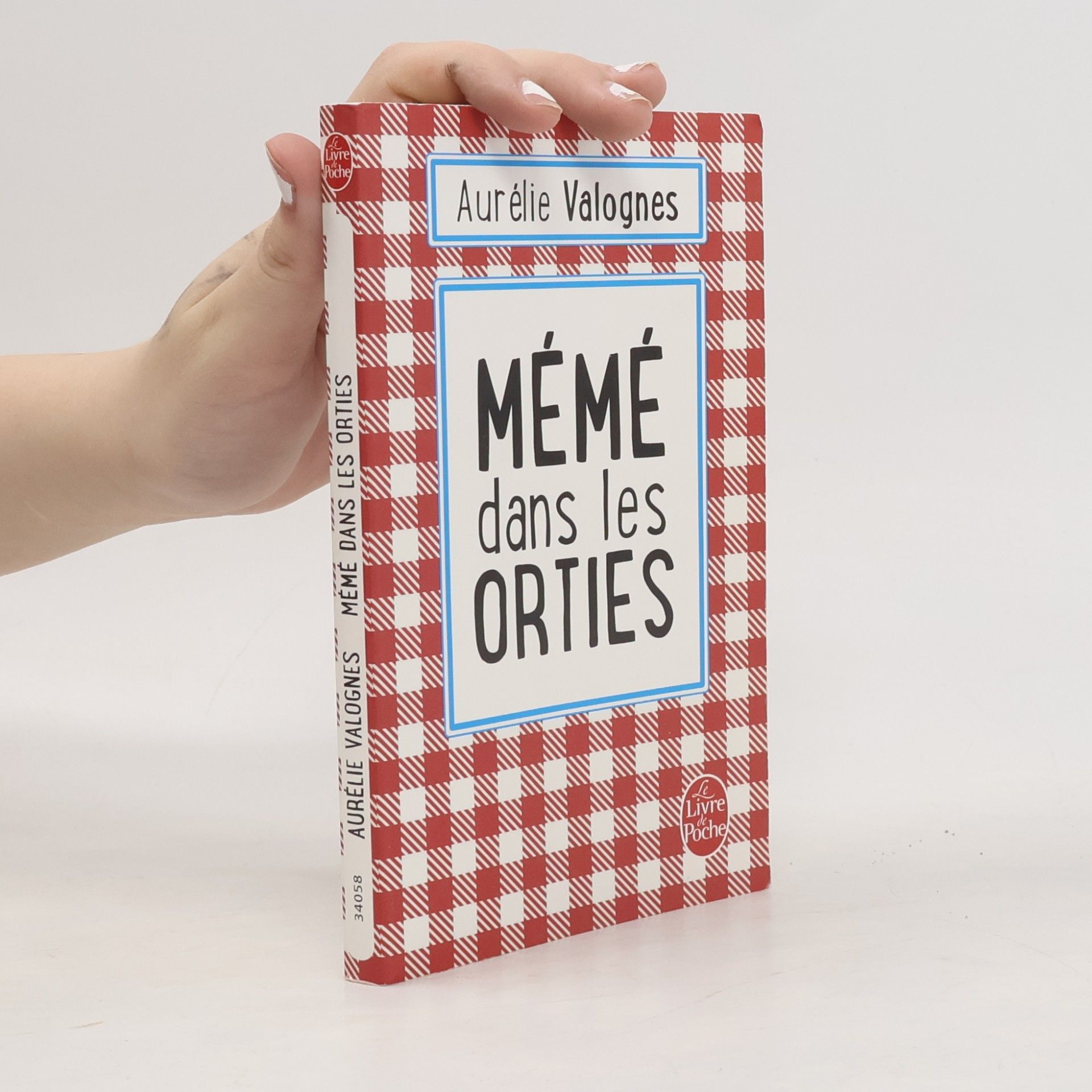 Aurélie Valognes Mémé dans les orties