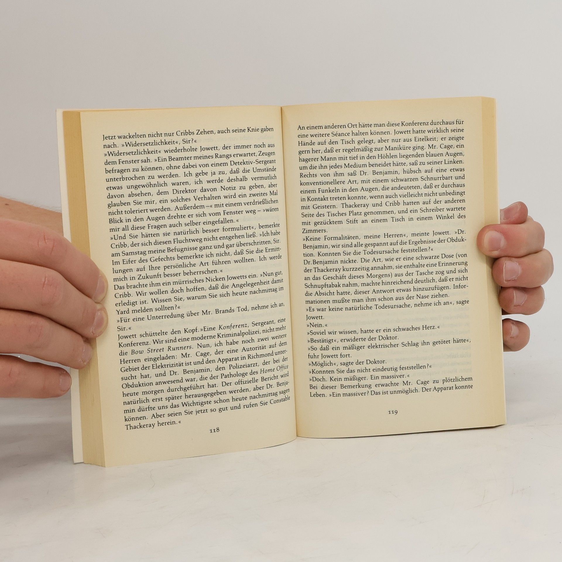Peter Lovesey Tod eines Mediums. Roman.