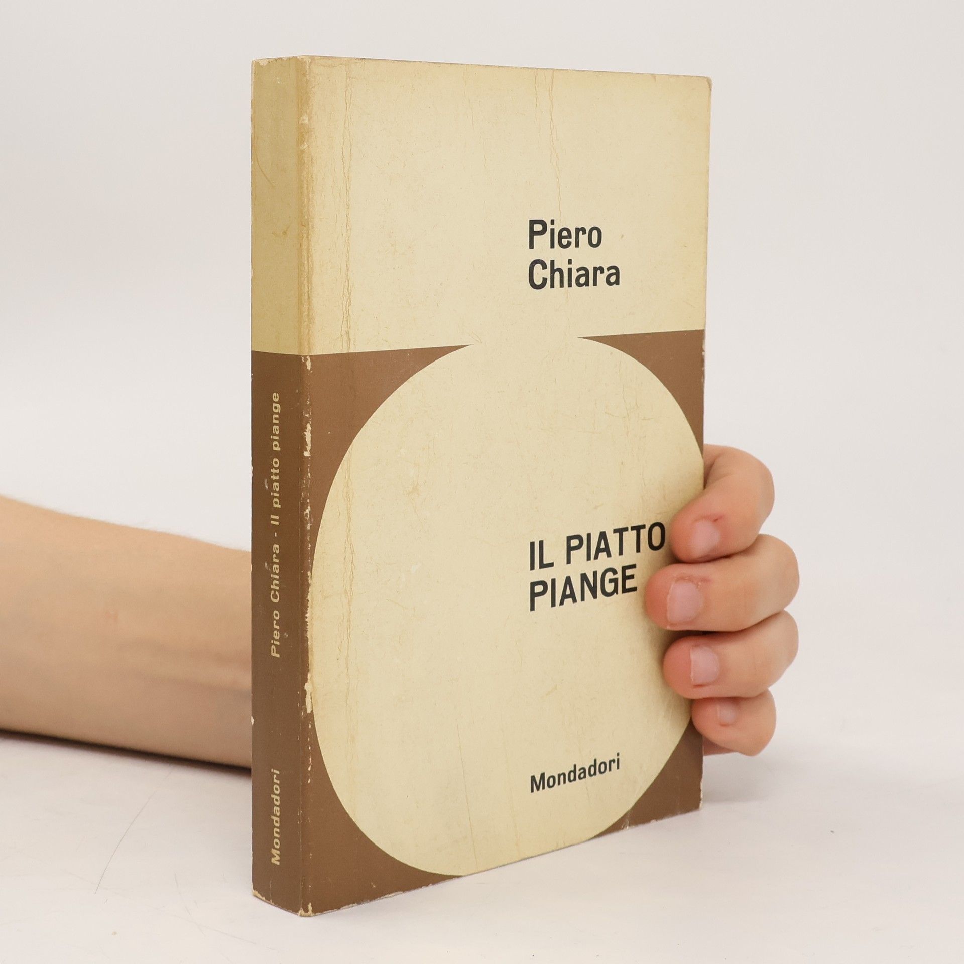 Piero Chiara Il piatto piange