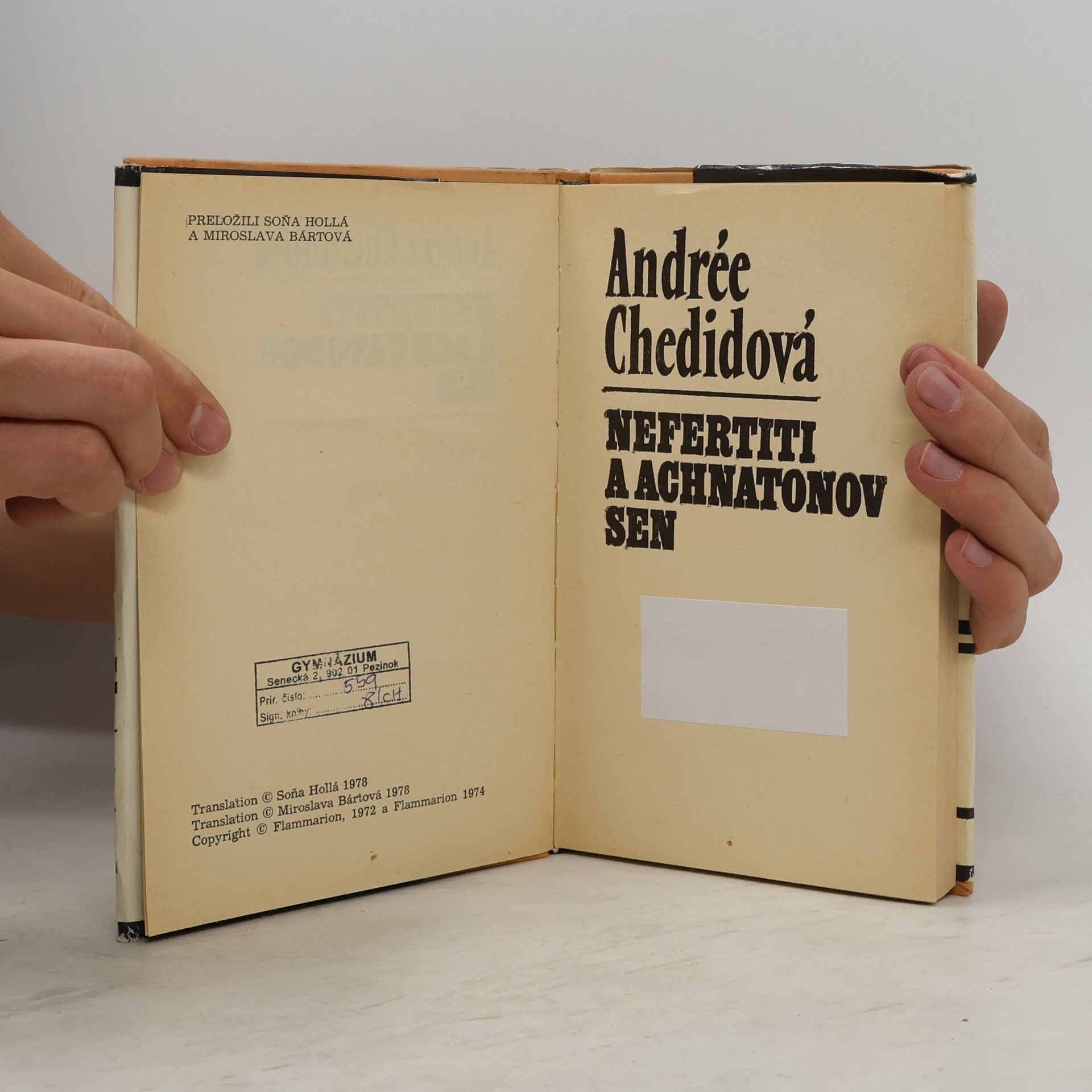 Andrée Chedid Nefertiti a Achnatonov sen