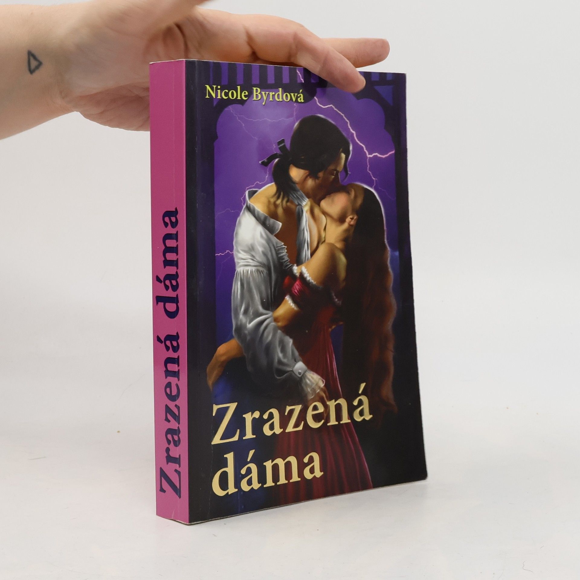 Nicole Byrd Zrazená dáma