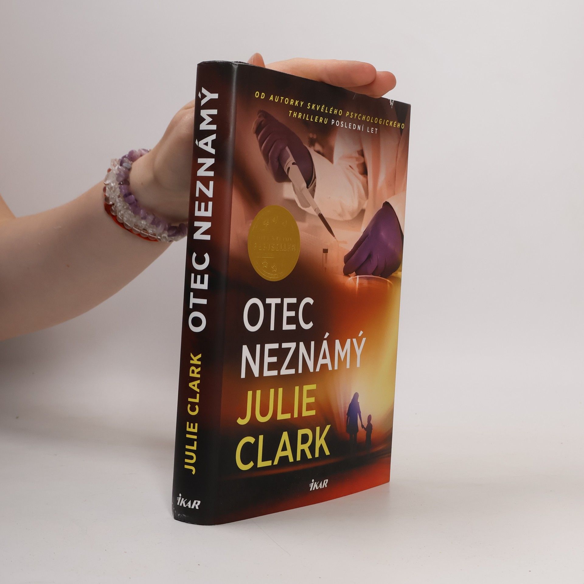 Julie Clark Otec neznámý