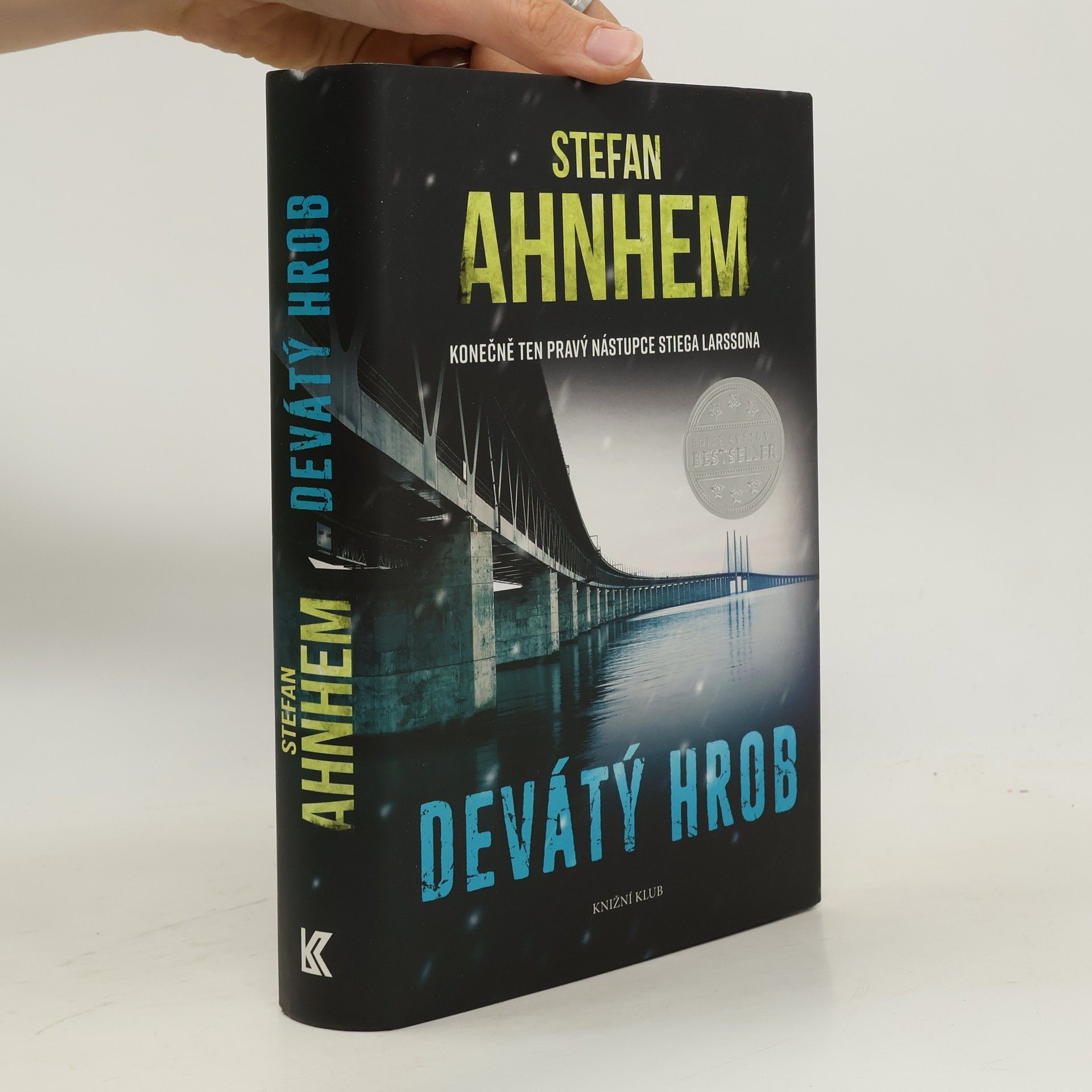 Stefan Ahnhem Devátý hrob
