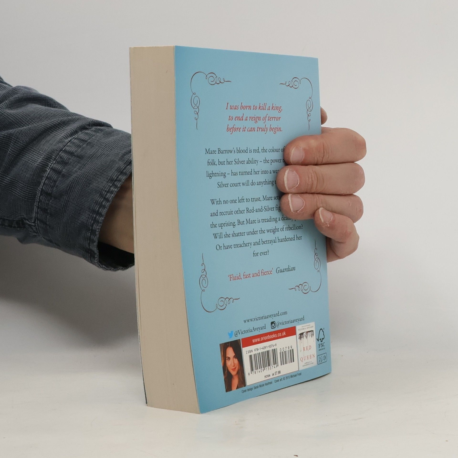 Victoria Aveyard Glass sword