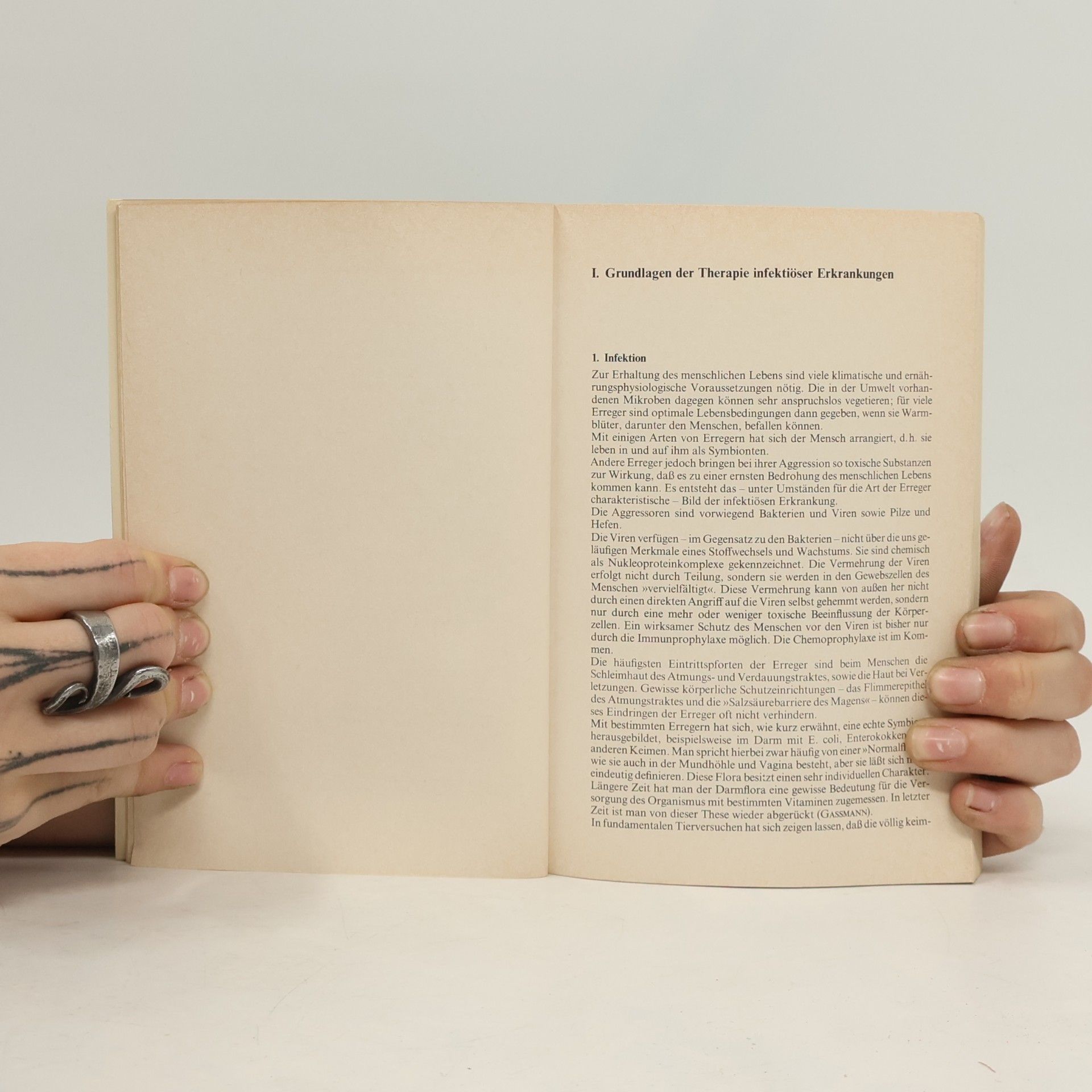 Wilhelm Greuer Taschenbuch der Antibiotika-Therapie - Dritte, überarbeitete Auflage - Mit 7 z. T. farbigen Abbildungen