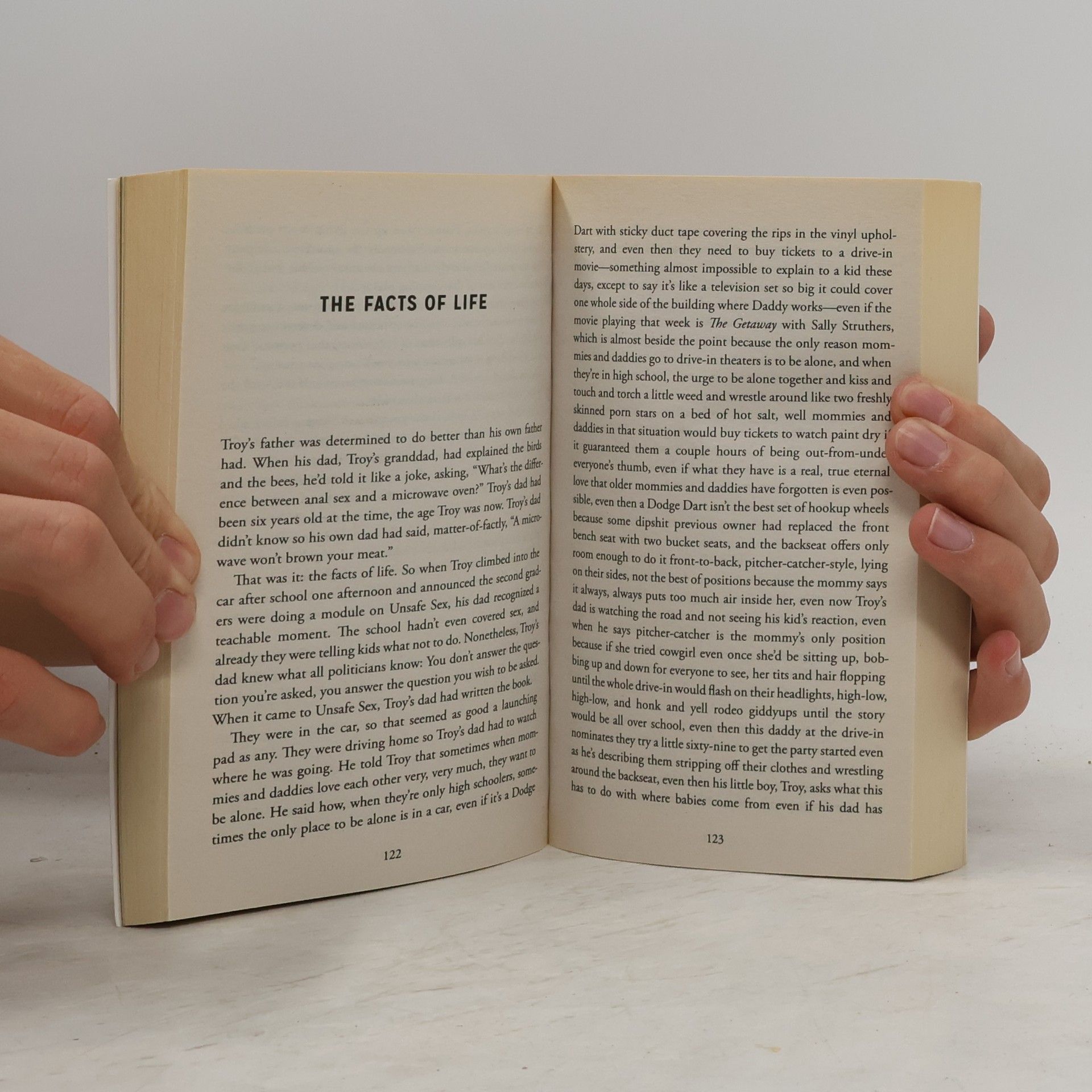 Chuck Palahniuk Make something up : stories you can't unread