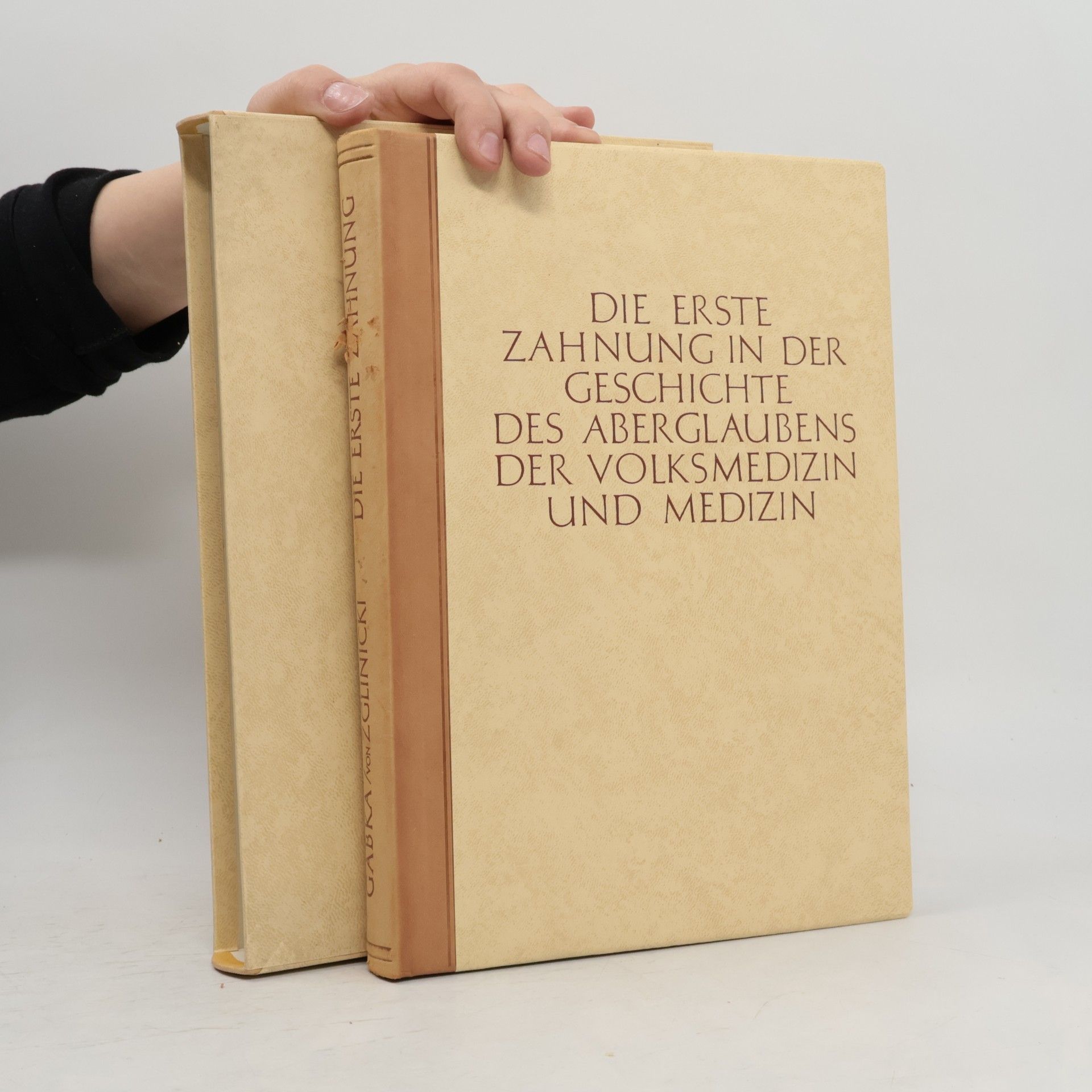Die erste Zahnung in der Geschichte des Aberglaubens, der Volksmedizin und Medizin