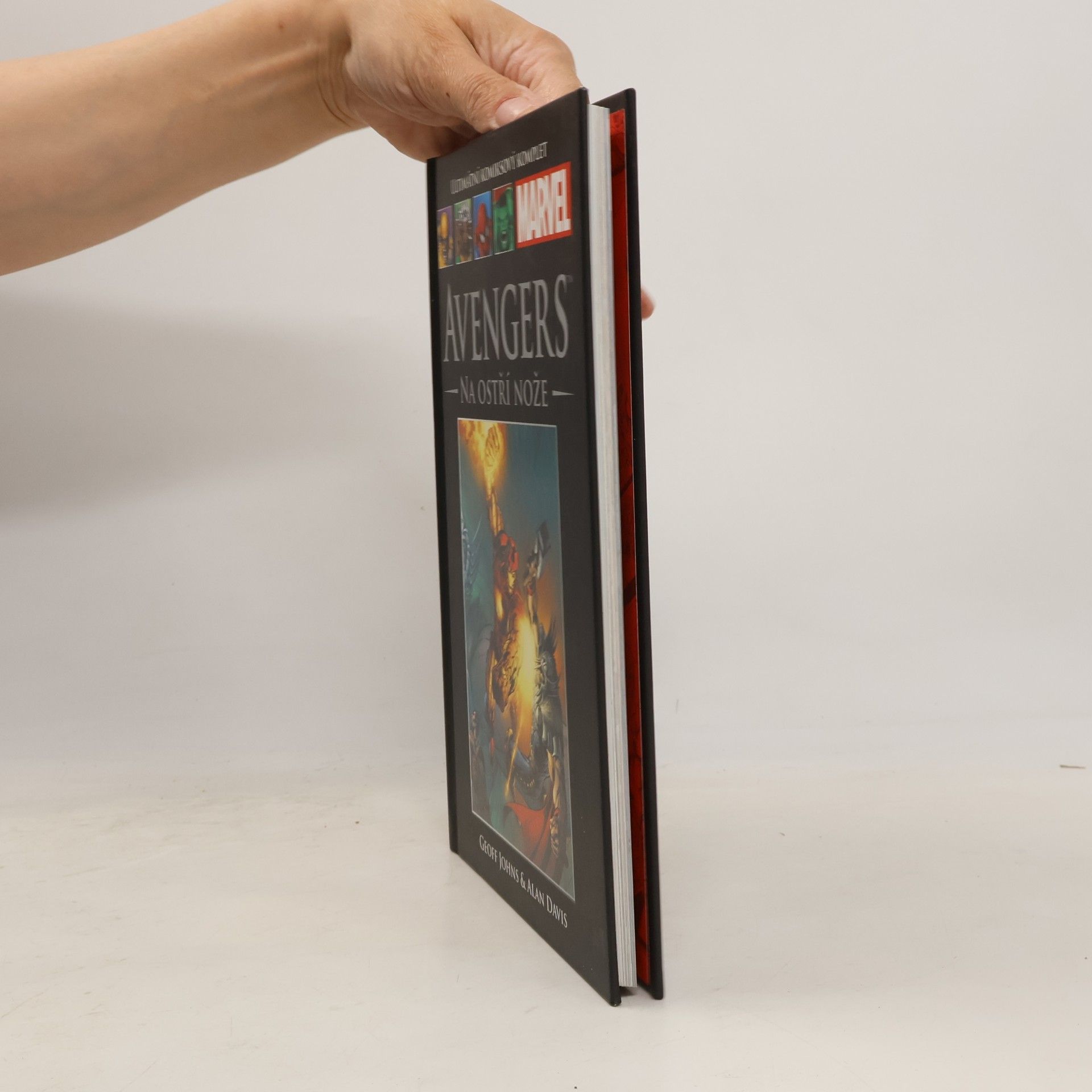Geoff Johns Ultimátní komiksový komplet 28. Avengers. Na ostří nože