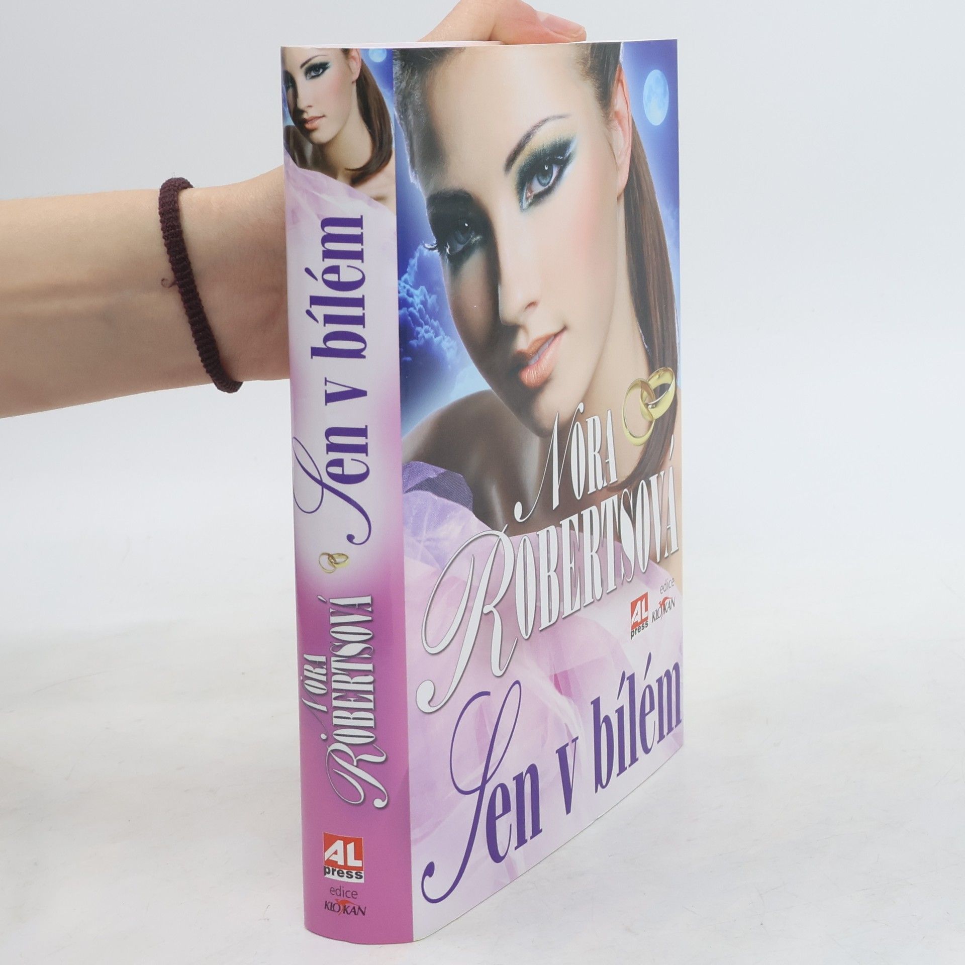 Nora Roberts Sen v bílém